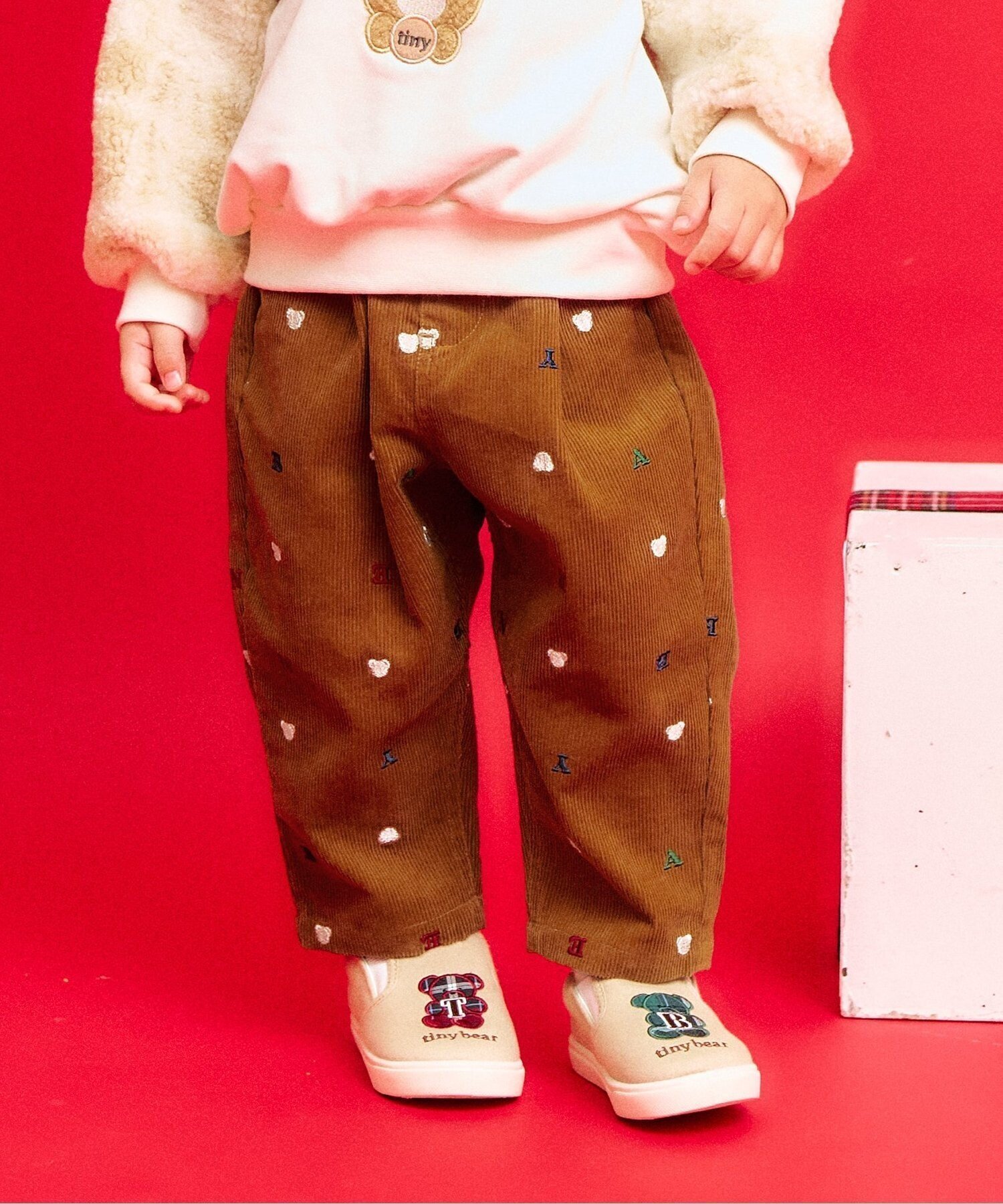 【エフオー オンラインストア/F.O.Online Store / KIDS】の【リンク】tiny bear 刺繍パンツ 10分丈 インテリア・キッズ・メンズ・レディースファッション・服の通販 founy(ファニー) 　ファッション　Fashion　キッズファッション　Fashion for Kids　ボトムス　Bottoms　おすすめ　Recommended / Our Picks　クリスマス X'mas　Christmas / X'mas　コレクション　Collection, Seasonal Line　ボトム　Bottoms, Lower Wear　ポケット　Pocket, Pocket Detail　冬　Winter / This Winter　キャメル|ID: prp329100004795621 ipo3291000000034933259