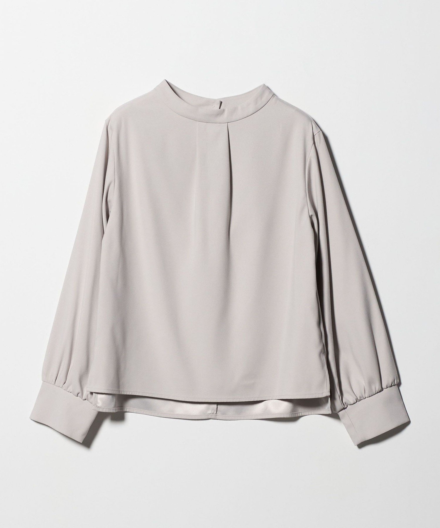 【ユナイテッドアローズ/UNITED ARROWS】のパウダリー バックボタン ブラウス A DAY IN THE LIFE インテリア・キッズ・メンズ・レディースファッション・服の通販 founy(ファニー) 　ファッション　Fashion　レディースファッション　Fashion for Women　トップス・カットソー　Cut & Sew Tops　シャツ・ブラウス・オフィスカジュアル　Elegant Blouses & Button-Ups　バッグ　Bags　ギャザー　Gathered, Ruffled　フェミニン　Feminine, Girly　フォルム　Silhouette, Form　フレア　Flare, Flared　ボトルネック　Bottle Neck, Mock Neck　メタル　Metal, Metal Parts　A/W・秋冬　Autumn/Winter　アウトレット　Outlet / Clearance　おすすめ　Recommended / Our Picks　エレガント 上品　Elegant　セレモニー　Ceremony　ビジネス 仕事 通勤　Business / Work / Commuting　BEIGE|ID: prp329100004795629 ipo3291000000034793962