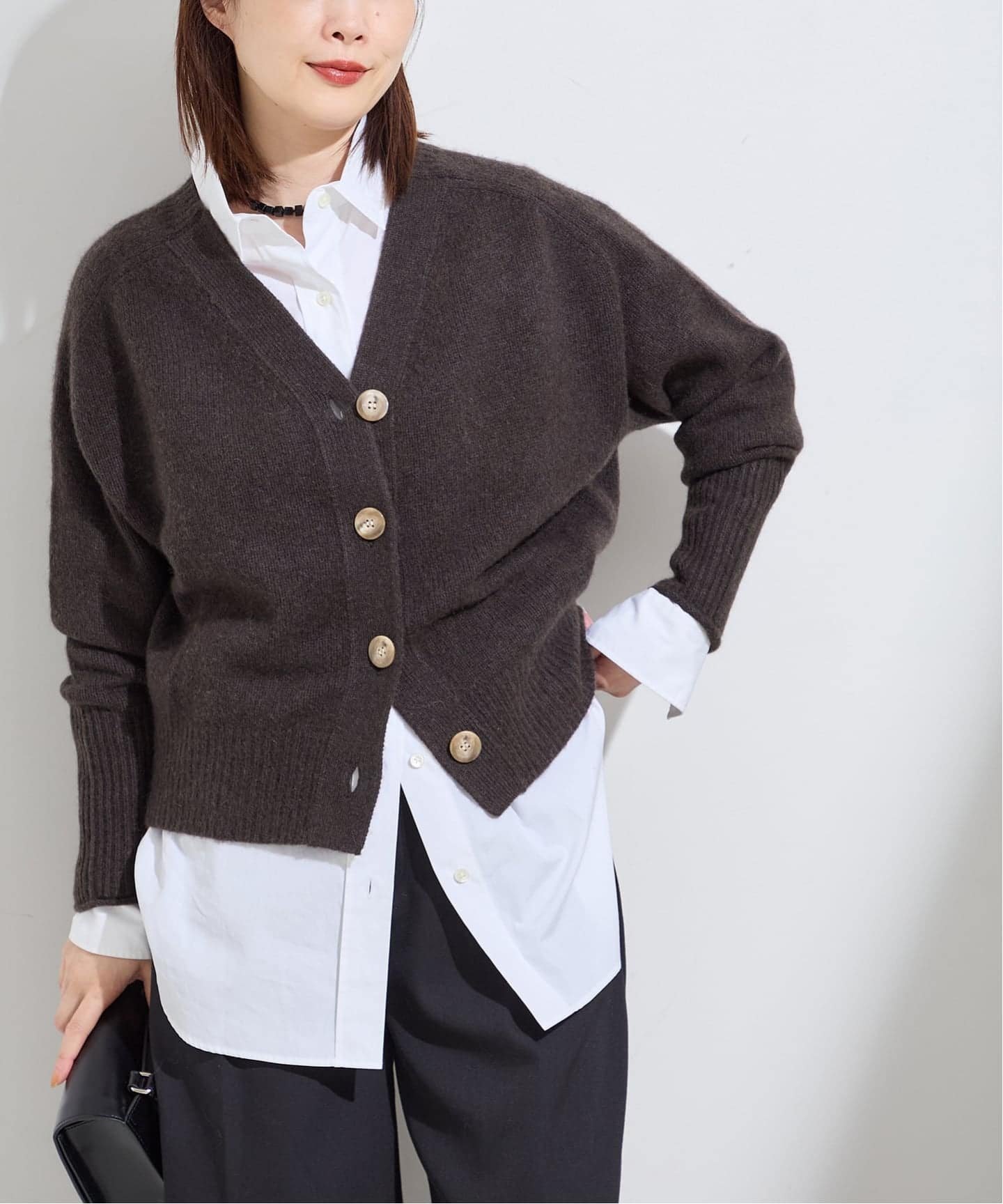 【ジャーナルスタンダード レサージュ/journal standard L'essage】のヤクVネックカーディガン インテリア・キッズ・メンズ・レディースファッション・服の通販 founy(ファニー) ファッション Fashion レディースファッション Fashion for Women トップス・カットソー Cut & Sew Tops カーディガン・羽織り Layered Style Cardigans Vネックトップス V-Neck Tops / V-Cut Neckline Shirts 2025年 2025 2025-2026秋冬・A/W Autumn/Winter 2025–26 AW25–26 なめらか Smooth, Silky Texture インナー Innerwear カーディガン Cardigan, Knitwear グレー|ID: prp329100004795686 ipo3291000000034794278