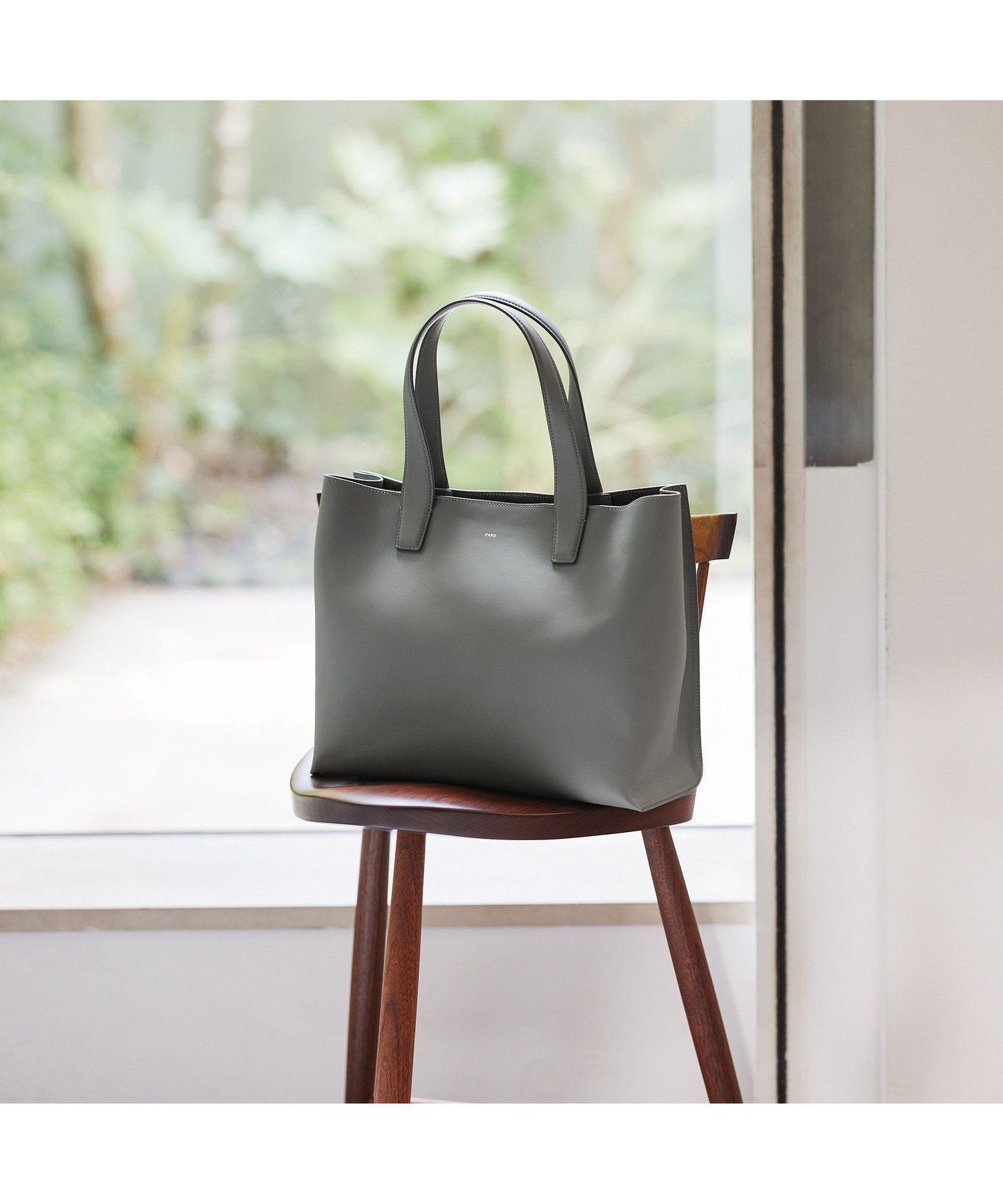 【ファーロ/FARO】のCalma Tote Medium インテリア・キッズ・メンズ・レディースファッション・服の通販 founy(ファニー) ファッション Fashion レディースファッション Fashion for Women バッグ Bags パール Pearl, Pearl Accent エレガント 上品 Elegant Zinc|ID: prp329100004795751 ipo3291000000034879217