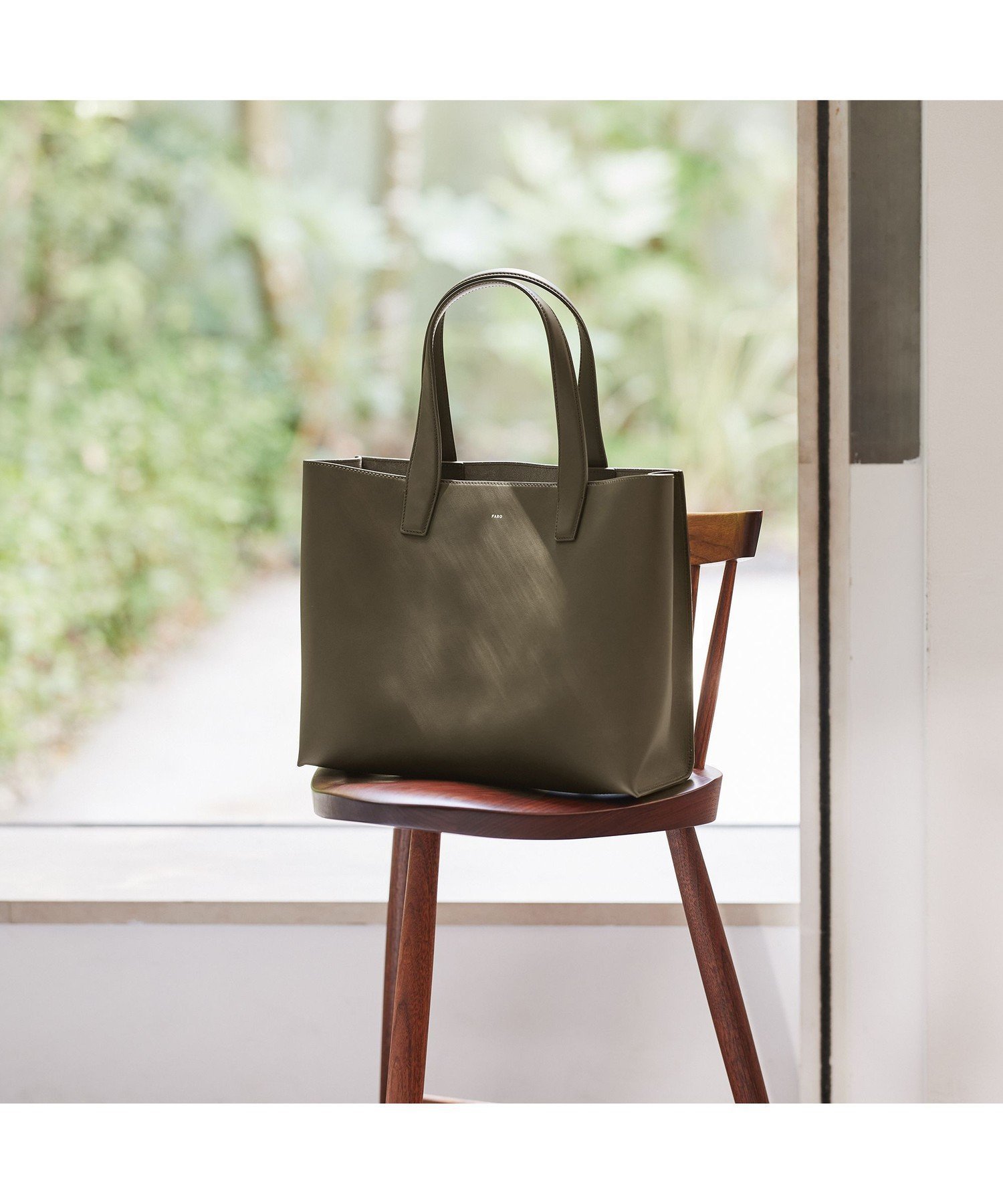 【ファーロ/FARO】のCalma Tote Medium インテリア・キッズ・メンズ・レディースファッション・服の通販 founy(ファニー) ファッション Fashion レディースファッション Fashion for Women バッグ Bags パール Pearl, Pearl Accent エレガント 上品 Elegant Sage|ID: prp329100004795751 ipo3291000000034879220