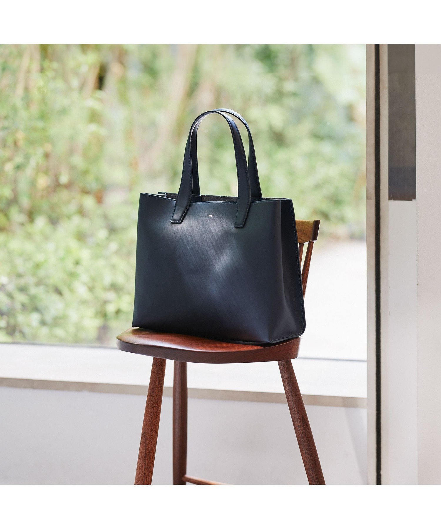【ファーロ/FARO】のCalma Tote Medium インテリア・キッズ・メンズ・レディースファッション・服の通販 founy(ファニー) ファッション Fashion レディースファッション Fashion for Women バッグ Bags パール Pearl, Pearl Accent エレガント 上品 Elegant Oceano|ID: prp329100004795751 ipo3291000000034879222