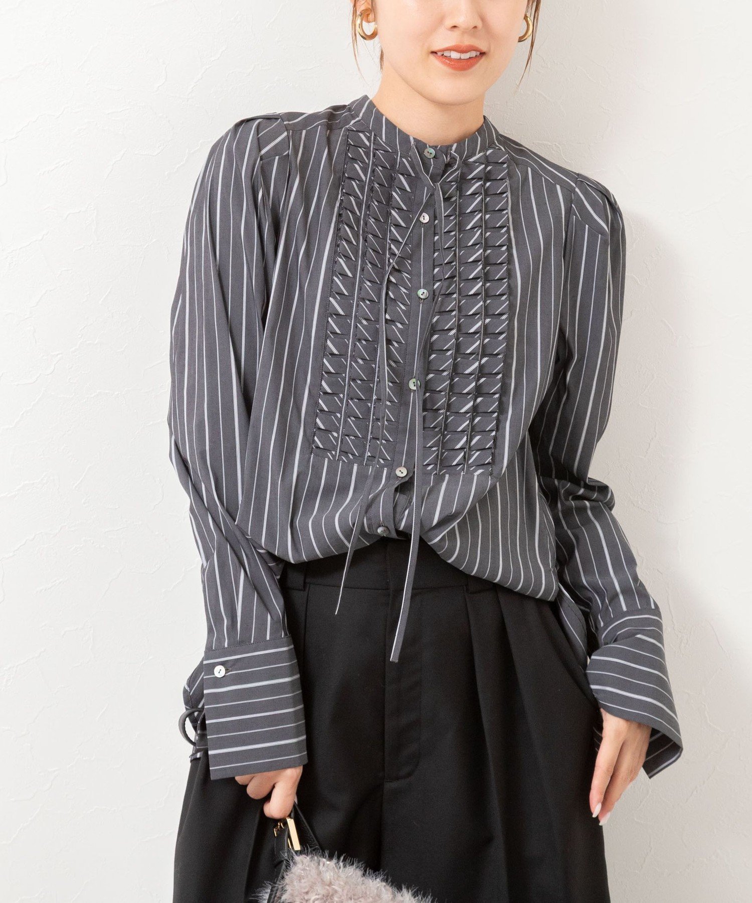 【ノーリーズ/NOLLEY'S】の【MARILYN MOON/マリリーンムーン】タックフリルストライプブラウス インテリア・キッズ・メンズ・レディースファッション・服の通販 founy(ファニー) 　ファッション　Fashion　レディースファッション　Fashion for Women　トップス・カットソー　Cut & Sew Tops　シャツ・ブラウス・オフィスカジュアル　Elegant Blouses & Button-Ups　エレガント 上品　Elegant　オケージョン　Occasion Wear　カフス　Cuff Design　クラシック　Classic, Timeless Style　ストライプ　Stripe, Striped Pattern　フィット　Fit, Slim Fit　フリル　Frill, Ruffle　モダン　Modern, Contemporary　リボン　Ribbon, Bow　おすすめ　Recommended / Our Picks　ビジネス 仕事 通勤　Business / Work / Commuting　2025年　2025　2025-2026秋冬・A/W　Autumn/Winter 2025–26 AW25–26　ブラック・グレー系3|ID: prp329100004795805 ipo3291000000034794860