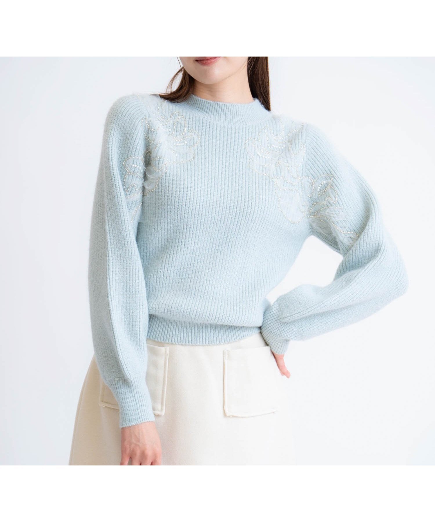 【ノエラ/Noela】のビジュー刺繍ニット インテリア・キッズ・メンズ・レディースファッション・服の通販 founy(ファニー) 　ファッション　Fashion　レディースファッション　Fashion for Women　トップス・カットソー　Cut & Sew Tops　ニット　Knit Tops & Sweaters　チュール　Tulip, Tulip Motif　ビジュー　Bijou, Jewel-like Accent　ホリデーシーズン　Holiday Season　ポケット　Pocket, Pocket Detail　エレガント 上品　Elegant　ライトグリーン|ID: prp329100004795832 ipo3291000000034794975