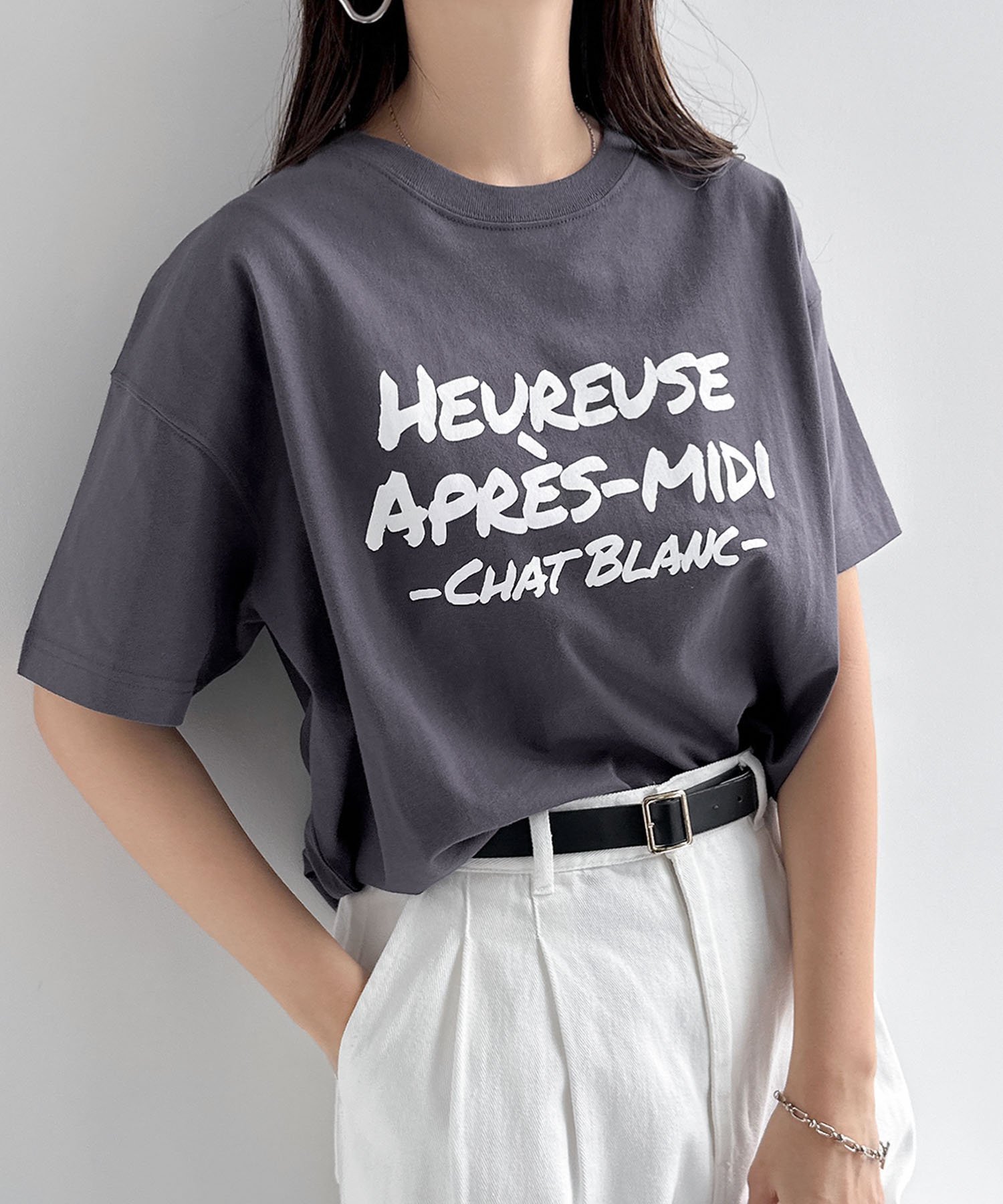 【アンドミー/andme】のメッセージ ロゴ プリント 半袖 Tシャツ インテリア・キッズ・メンズ・レディースファッション・服の通販 founy(ファニー) 　ファッション　Fashion　レディースファッション　Fashion for Women　トップス・カットソー　Cut & Sew Tops　シャツ・ブラウス・オフィスカジュアル　Elegant Blouses & Button-Ups　ロングTシャツ・Tシャツ　Longline T-Shirts & Tees　人気　Popular, Best Seller　プリント　Print, Printed Pattern　半袖　Short Sleeve, Half Sleeve　ラバー　Rubber, Rubber Sole　おすすめ　Recommended / Our Picks　スミクロ×ホワイト|ID: prp329100004795880 ipo3291000000034795229