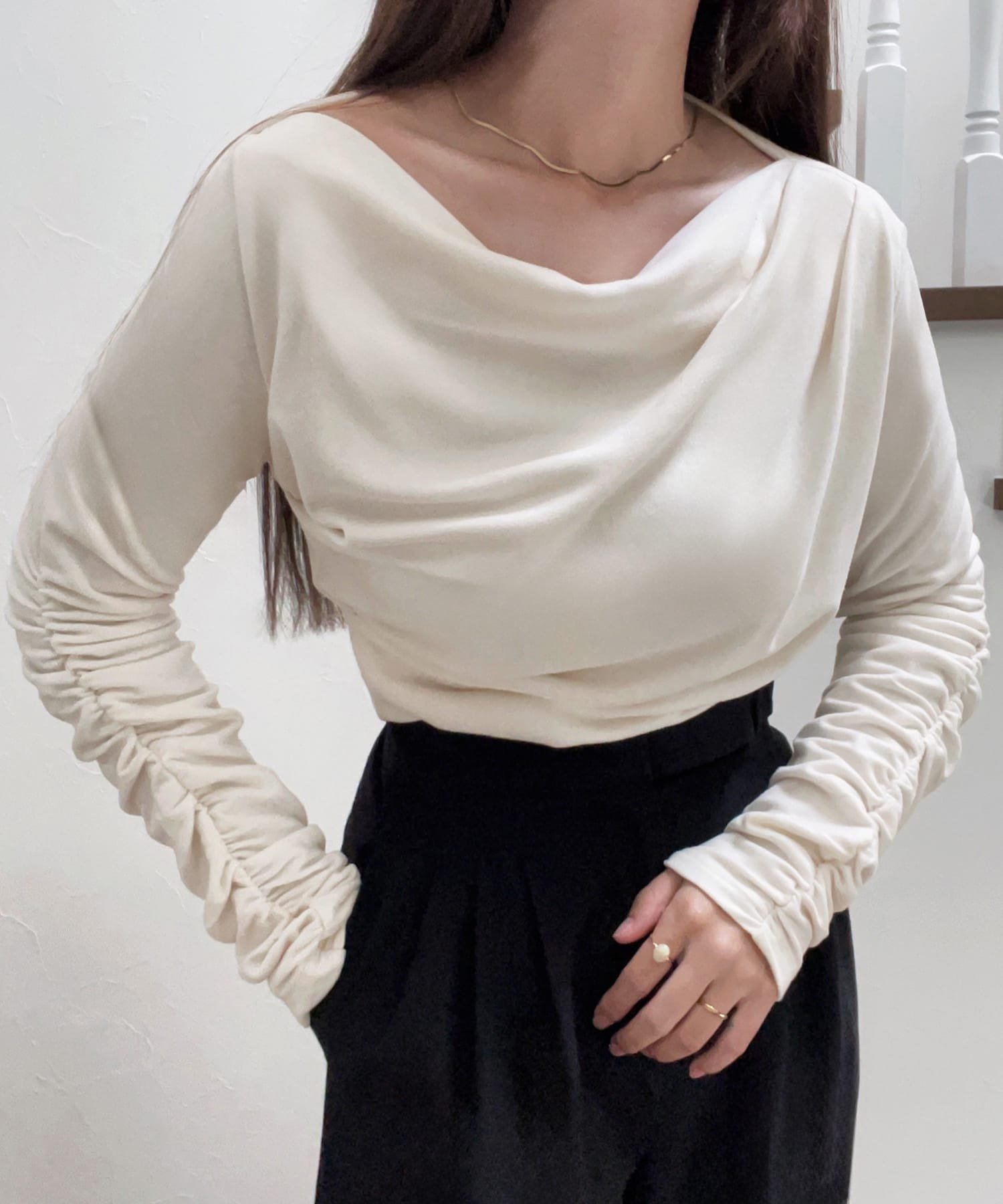 【ジュノア/JUNOAH】のドレープデザインカットソー インテリア・キッズ・メンズ・レディースファッション・服の通販 founy(ファニー) 　ファッション　Fashion　レディースファッション　Fashion for Women　トップス・カットソー　Cut & Sew Tops　カットソー・ベーシックTシャツ　Cut-and-Sewn Tops / Stretch Tees & Basics　ホワイト|ID: prp329100004795930 ipo3291000000034795495