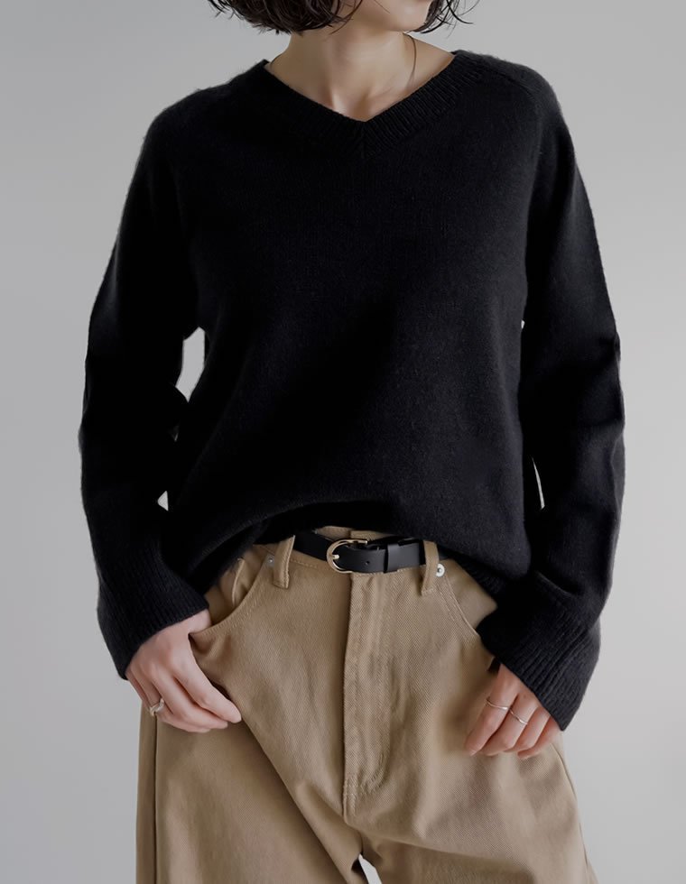 【リエディ/Re:EDIT】のアルパカタッチVネックニットプルオーバー 人気、トレンドファッション・服の通販 founy(ファニー) 　ファッション　Fashion　レディースファッション　Fashion for Women　トップス・カットソー　Cut & Sew Tops　ニット　Knit Tops & Sweaters　カジュアルプルオーバー・ニットトップス　Pullovers & Knit Tops / Casual Pullovers　Vネックトップス　V-Neck Tops / V-Cut Neckline Shirts　シンプル　Simple, Minimal　スニーカー　Sneakers, Trainers　スリーブ　Sleeve, Long Sleeve / Short Sleeve　デニム　Denim, Jeans Material　ネックレス　Necklace, Pendant Necklace　バランス　Balance, Style Balance　ベーシック　Basic, Essential　リラックス　Relax, Relaxed Fit　ワイド　Wide, Wide Fit　A/W・秋冬　Autumn/Winter　エレガント 上品　Elegant　 other-1|ID: prp329100004795945 ipo3291000000034795578