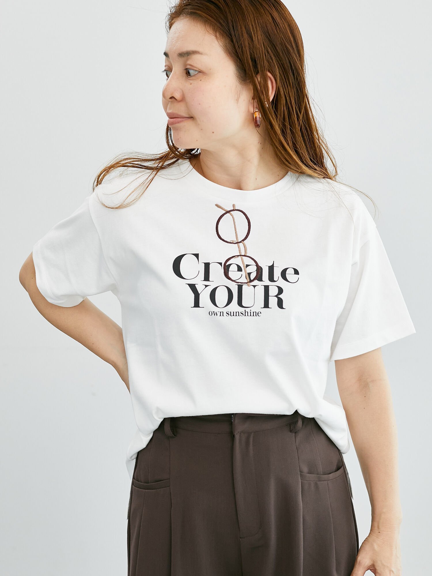 【テチチ/Te chichi】のメガネ刺繍プリントTシャツ インテリア・キッズ・メンズ・レディースファッション・服の通販 founy(ファニー) 　ファッション　Fashion　レディースファッション　Fashion for Women　トップス・カットソー　Cut & Sew Tops　シャツ・ブラウス・オフィスカジュアル　Elegant Blouses & Button-Ups　ロングTシャツ・Tシャツ　Longline T-Shirts & Tees　サングラス&メガネ　Sunglasses & Eyewear　スリット　Slit, Slit Detail　プリント　Print, Printed Pattern　メガネ　Glasses, Eyewear　オフホワイト|ID: prp329100004795971 ipo3291000000034795714