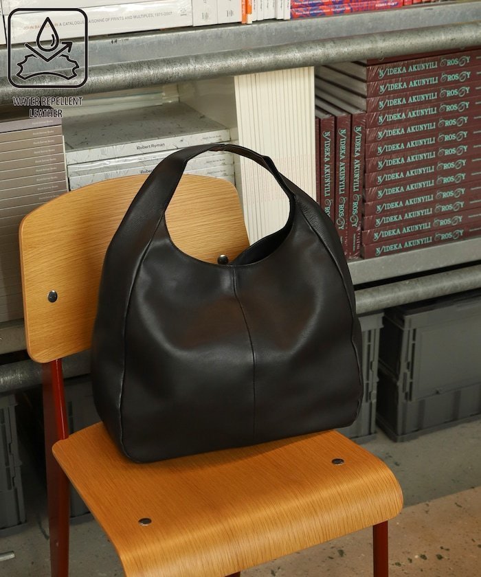 【フリークスストア/FREAK'S STORE】のLeather Handbag / ワンハンドルハンドバッグ / 牛革 / 撥水レザー / A4収納可能 25AW 人気、トレンドファッション・服の通販 founy(ファニー) ファッション Fashion レディースファッション Fashion for Women ポケット Pocket, Pocket Detail A/W・秋冬 Autumn/Winter 冬 Winter / This Winter ビジネス 仕事 通勤 Business / Work / Commuting 2025年 2025 2025-2026秋冬・A/W Autumn/Winter 2025–26 AW25–26 other-1|ID: prp329100004796003 ipo3291000000034884553