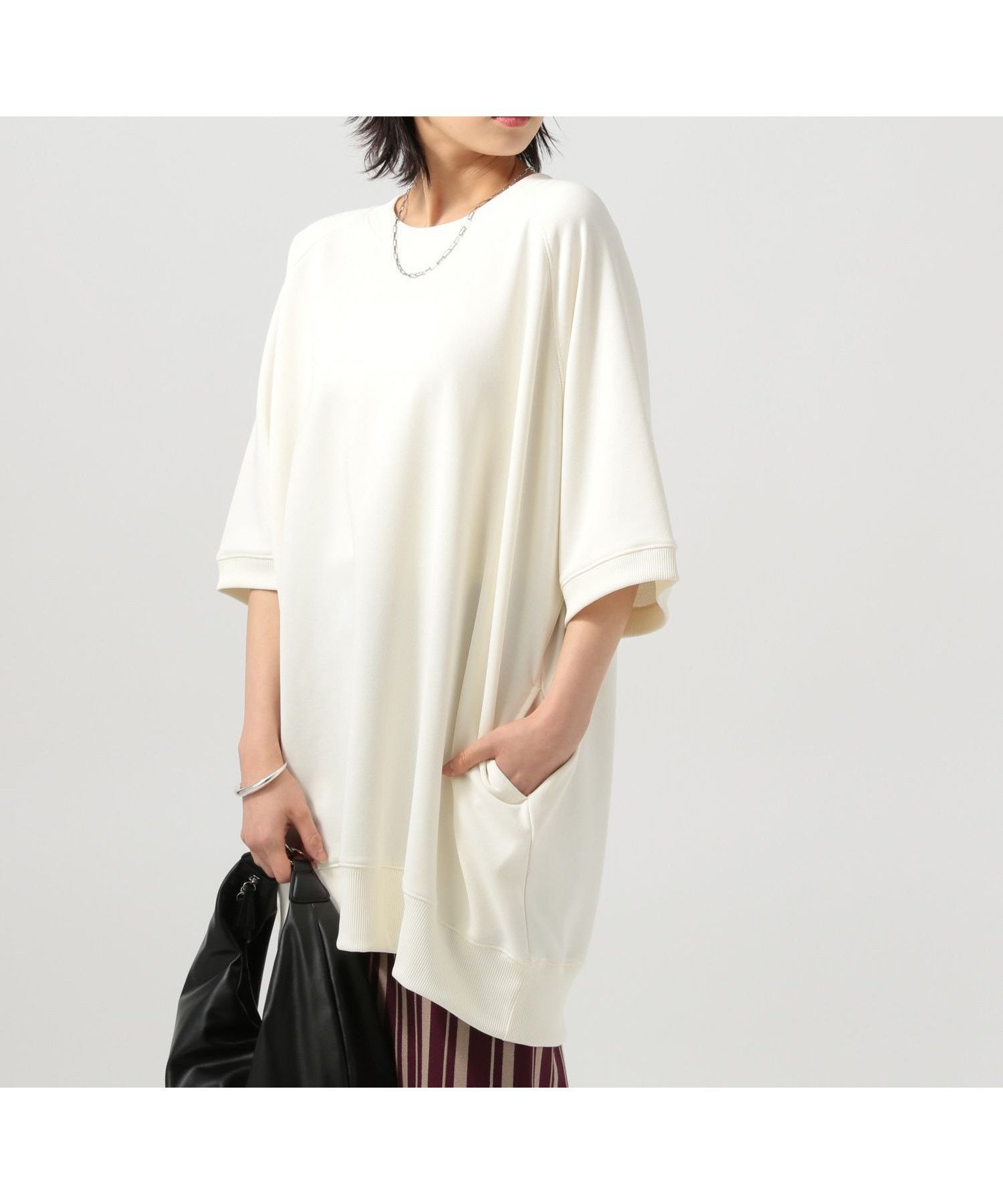 【ベイフロー/BAYFLOW】のサイドポケット付き BIG五分袖チュニック 人気、トレンドファッション・服の通販 founy(ファニー) 　ファッション　Fashion　レディースファッション　Fashion for Women　トップス・カットソー　Cut & Sew Tops　おすすめ　Recommended / Our Picks　ストレッチ　Stretch, Stretchy Fabric　スリーブ　Sleeve, Long Sleeve / Short Sleeve　タイトスカート　Pencil Skirt, Tight Skirt　チュニック　Tunic, Long Top　デニム　Denim, Jeans Material　ビッグ　Big, Oversized　ボトム　Bottoms, Lower Wear　ポケット　Pocket, Pocket Detail　半袖　Short Sleeve, Half Sleeve　 other-1|ID: prp329100004796014 ipo3291000000034795896