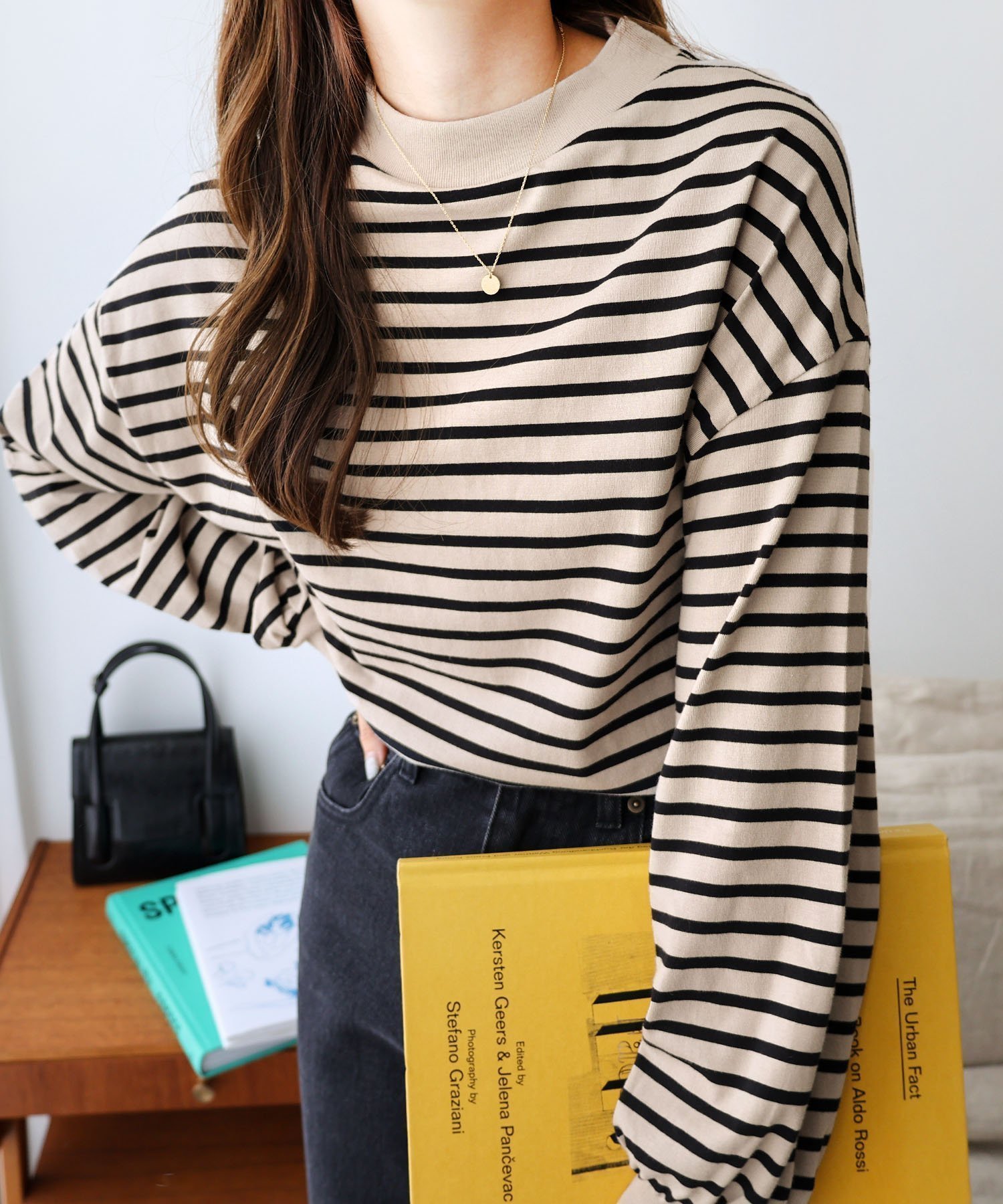 【アンドミー/andme】のモックネック ボリューム袖 長袖Tシャツ インテリア・キッズ・メンズ・レディースファッション・服の通販 founy(ファニー) 　ファッション　Fashion　レディースファッション　Fashion for Women　トップス・カットソー　Cut & Sew Tops　シャツ・ブラウス・オフィスカジュアル　Elegant Blouses & Button-Ups　ロングTシャツ・Tシャツ　Longline T-Shirts & Tees　ショルダー　Shoulder, Shoulder Strap　トレンド　Trend, Trending Now　ドロップ　Drop Shoulder, Dropped Style　人気　Popular, Best Seller　長袖　Long Sleeve, Full Sleeve　バランス　Balance, Style Balance　ベーシック　Basic, Essential　ボーダー　Border, Stripe　モックネック　Mock Neck, Short Turtleneck　無地　Plain, Solid Color　おすすめ　Recommended / Our Picks　グレージュ×ブラック|ID: prp329100004796022 ipo3291000000034795950