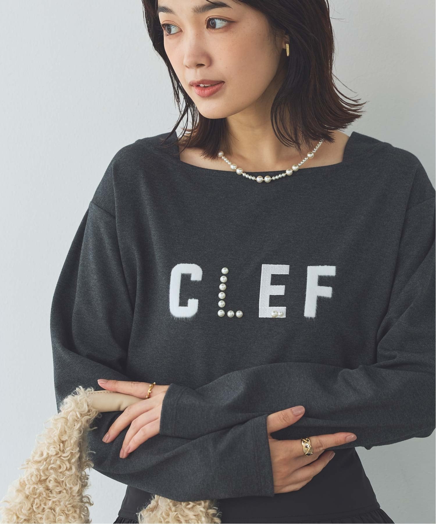 【グレディブリリアン/Gready Brilliant】のCLEFロゴスクエアネックカットソー 人気、トレンドファッション・服の通販 founy(ファニー) 　ファッション　Fashion　レディースファッション　Fashion for Women　トップス・カットソー　Cut & Sew Tops　カットソー・ベーシックTシャツ　Cut-and-Sewn Tops / Stretch Tees & Basics　インナー　Innerwear　パール　Pearl, Pearl Accent　秋　Autumn　 other-1|ID: prp329100004796053 ipo3291000000034796101