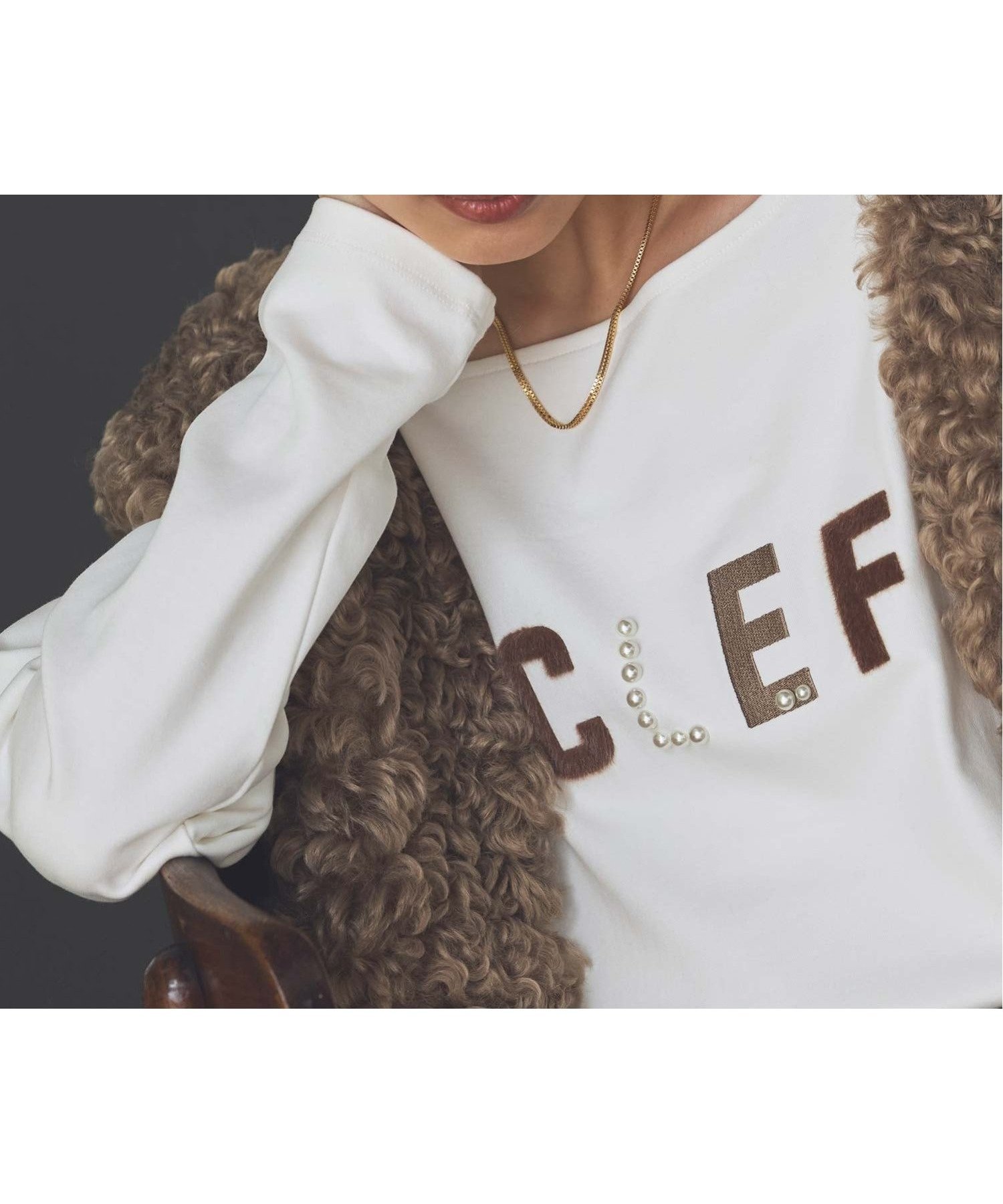 【グレディブリリアン/Gready Brilliant】のCLEFロゴスクエアネックカットソー インテリア・キッズ・メンズ・レディースファッション・服の通販 founy(ファニー) 　ファッション　Fashion　レディースファッション　Fashion for Women　トップス・カットソー　Cut & Sew Tops　カットソー・ベーシックTシャツ　Cut-and-Sewn Tops / Stretch Tees & Basics　インナー　Innerwear　パール　Pearl, Pearl Accent　秋　Autumn　OFF|ID: prp329100004796053 ipo3291000000034796103