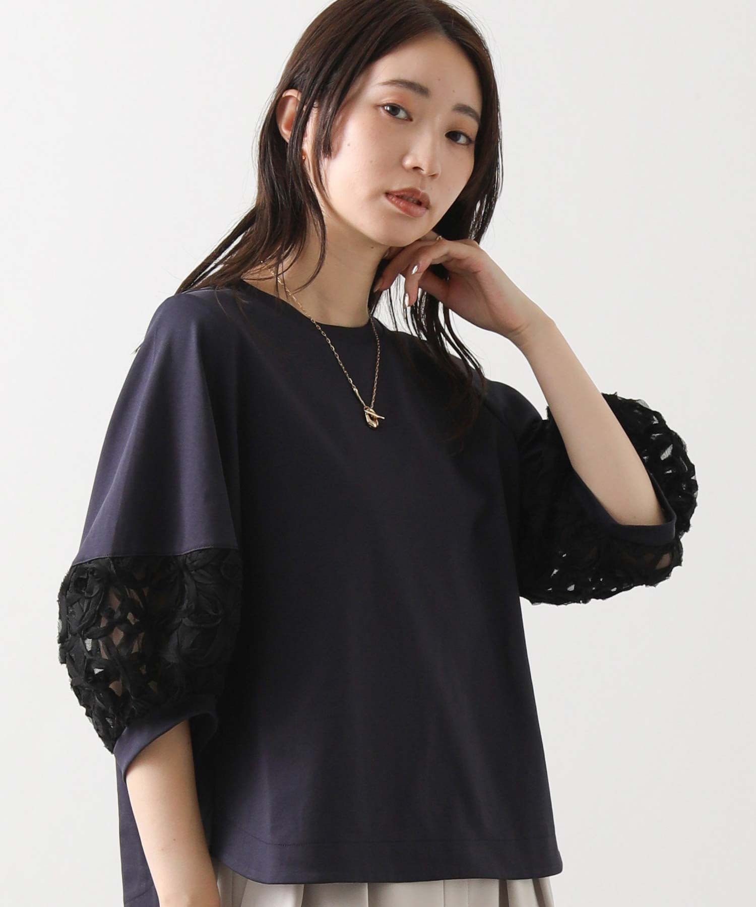 【グレディブリリアン/Gready Brilliant】の袖3Dレースパフ5分袖プルオーバー インテリア・キッズ・メンズ・レディースファッション・服の通販 founy(ファニー) 　ファッション　Fashion　レディースファッション　Fashion for Women　トップス・カットソー　Cut & Sew Tops　カジュアルプルオーバー・ニットトップス　Pullovers & Knit Tops / Casual Pullovers　カットソー　Cut and Sewn Top　シンプル　Simple, Minimal　レース　Lace, Lace Fabric　エレガント 上品　Elegant　NVxBK|ID: prp329100004796054 ipo3291000000034796105