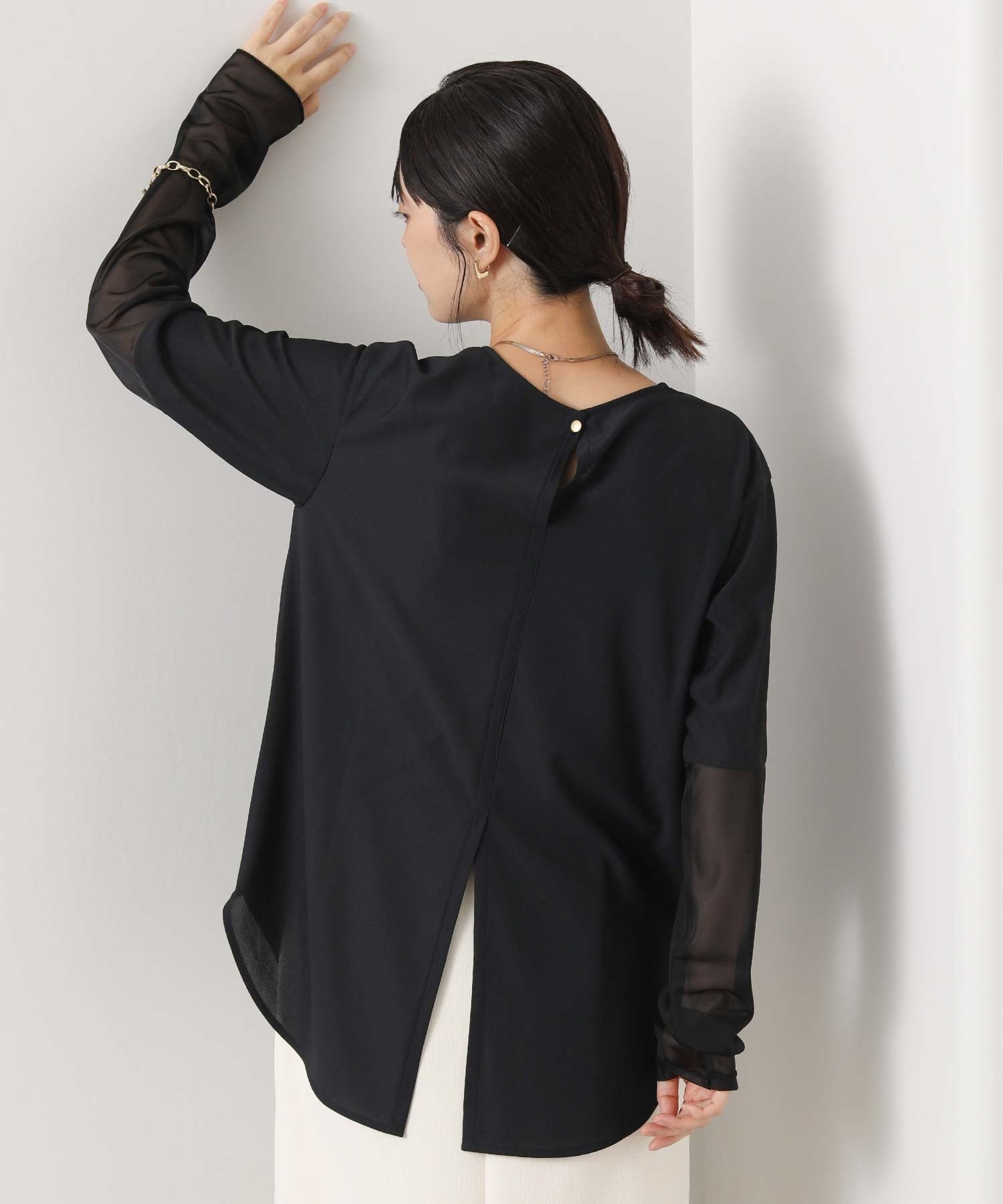 【グレディブリリアン/Gready Brilliant】のGready Brilliant/2_袖シアー裾ラウンドLS インテリア・キッズ・メンズ・レディースファッション・服の通販 founy(ファニー) 　ファッション　Fashion　レディースファッション　Fashion for Women　トップス・カットソー　Cut & Sew Tops　2025年　2025　2025春夏・S/S　Spring/Summer 2025 SS25　インナー　Innerwear　カットソー　Cut and Sewn Top　シアー　Sheer, See-Through　ストレッチ　Stretch, Stretchy Fabric　ラウンド　Round, Round Neck　リアル　Real, Realistic　人気　Popular, Best Seller　夏　Summer　春　Spring　S/S・春夏　SS, Spring/Summer, Warm Season　BLK|ID: prp329100004796065 ipo3291000000034796148