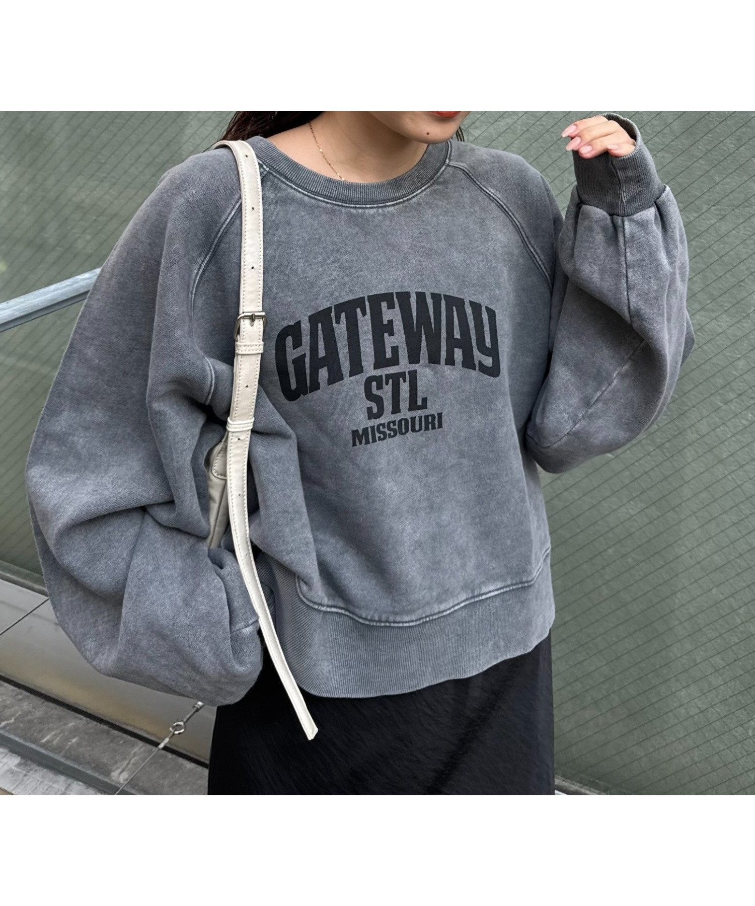 【チャオパニックティピー/CIAOPANIC TYPY】のアシッドウォッシュ加工ロゴプリントラグランスウェット インテリア・キッズ・メンズ・レディースファッション・服の通販 founy(ファニー) ファッション Fashion レディースファッション Fashion for Women トップス・カットソー Cut & Sew Tops レディースパーカー・カジュアルフーディー Casual Hoodies & Sweatshirts スウェット・クルーネックトップス Sweatshirts & Crewnecks / Relaxed Fit Sweat Tops ヴィンテージ Vintage Style ガーリー Girly, Feminine Style シンプル Simple, Minimal スウェット / スエット Sweatshirt, Sweatwear スリーブ Sleeve, Long Sleeve / Short Sleeve トレンド Trend, Trending Now ボトム Bottoms, Lower Wear メンズ Men's, Menswear おすすめ Recommended / Our Picks チャコールグレー|ID: prp329100004796091 ipo3291000000034796261