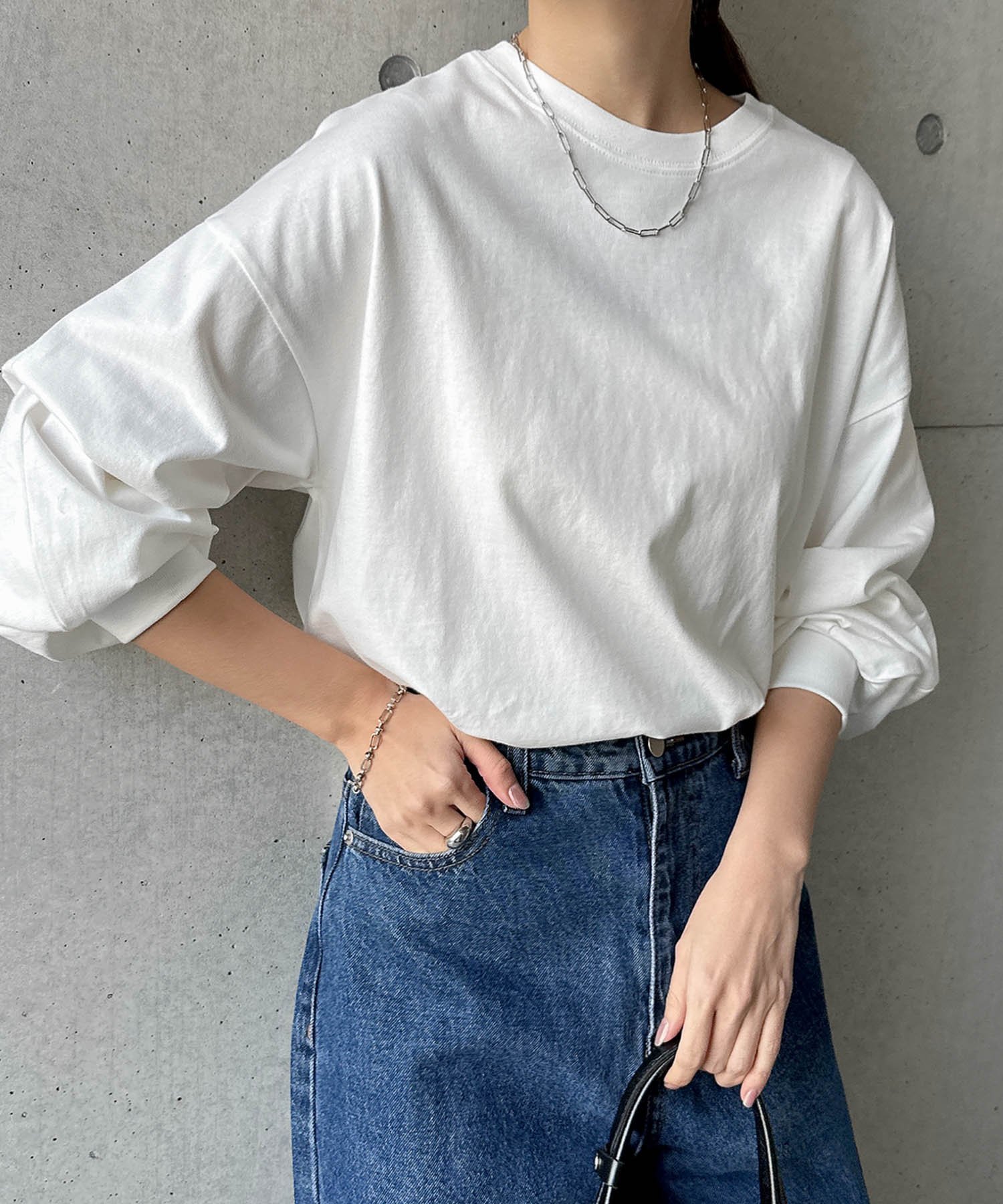 【アンドミー/andme】のタック ボリューム袖 長袖Tシャツ インテリア・キッズ・メンズ・レディースファッション・服の通販 founy(ファニー) ファッション Fashion レディースファッション Fashion for Women トップス・カットソー Cut & Sew Tops シャツ・ブラウス・オフィスカジュアル Elegant Blouses & Button-Ups ロングTシャツ・Tシャツ Longline T-Shirts & Tees 人気 Popular, Best Seller 長袖 Long Sleeve, Full Sleeve ボーダー Border, Stripe 無地 Plain, Solid Color ロング Long, Long-Length おすすめ Recommended / Our Picks オフホワイト|ID: prp329100004796229 ipo3291000000034797313