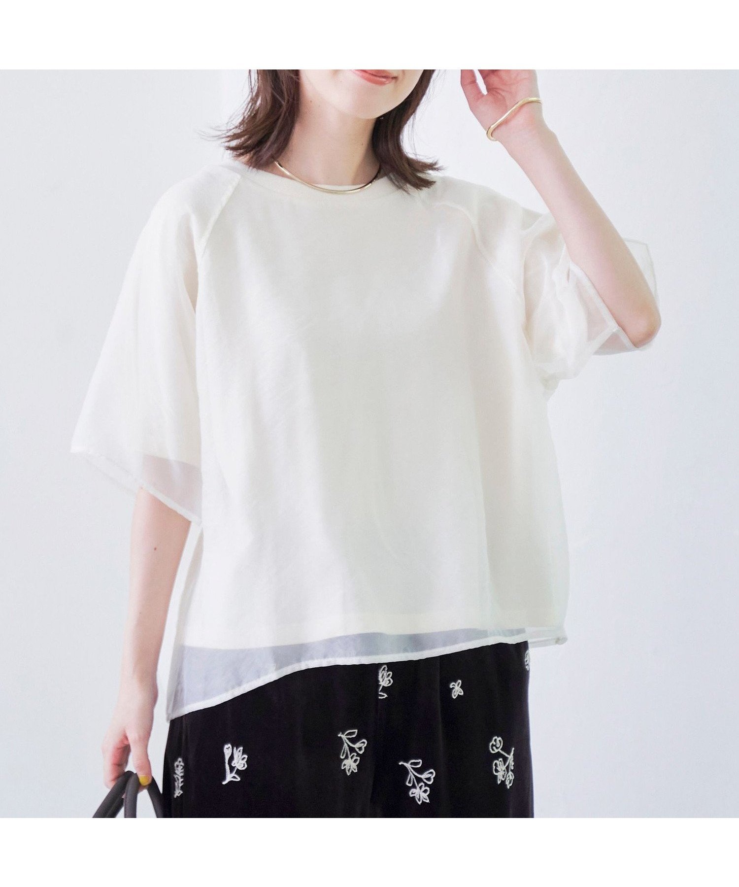 【コーエン/COEN】のチビロゴ刺繍シアーオーバーTシャツ インテリア・キッズ・メンズ・レディースファッション・服の通販 founy(ファニー) 　ファッション　Fashion　レディースファッション　Fashion for Women　トップス・カットソー　Cut & Sew Tops　シャツ・ブラウス・オフィスカジュアル　Elegant Blouses & Button-Ups　ロングTシャツ・Tシャツ　Longline T-Shirts & Tees　オーガンジー　Organza Fabric　シンプル　Simple, Minimal　ドッキング　Docking, Mixed Material　フェミニン　Feminine, Girly　夏　Summer　エレガント 上品　Elegant　OFF WHITE|ID: prp329100004796252 ipo3291000000034797539