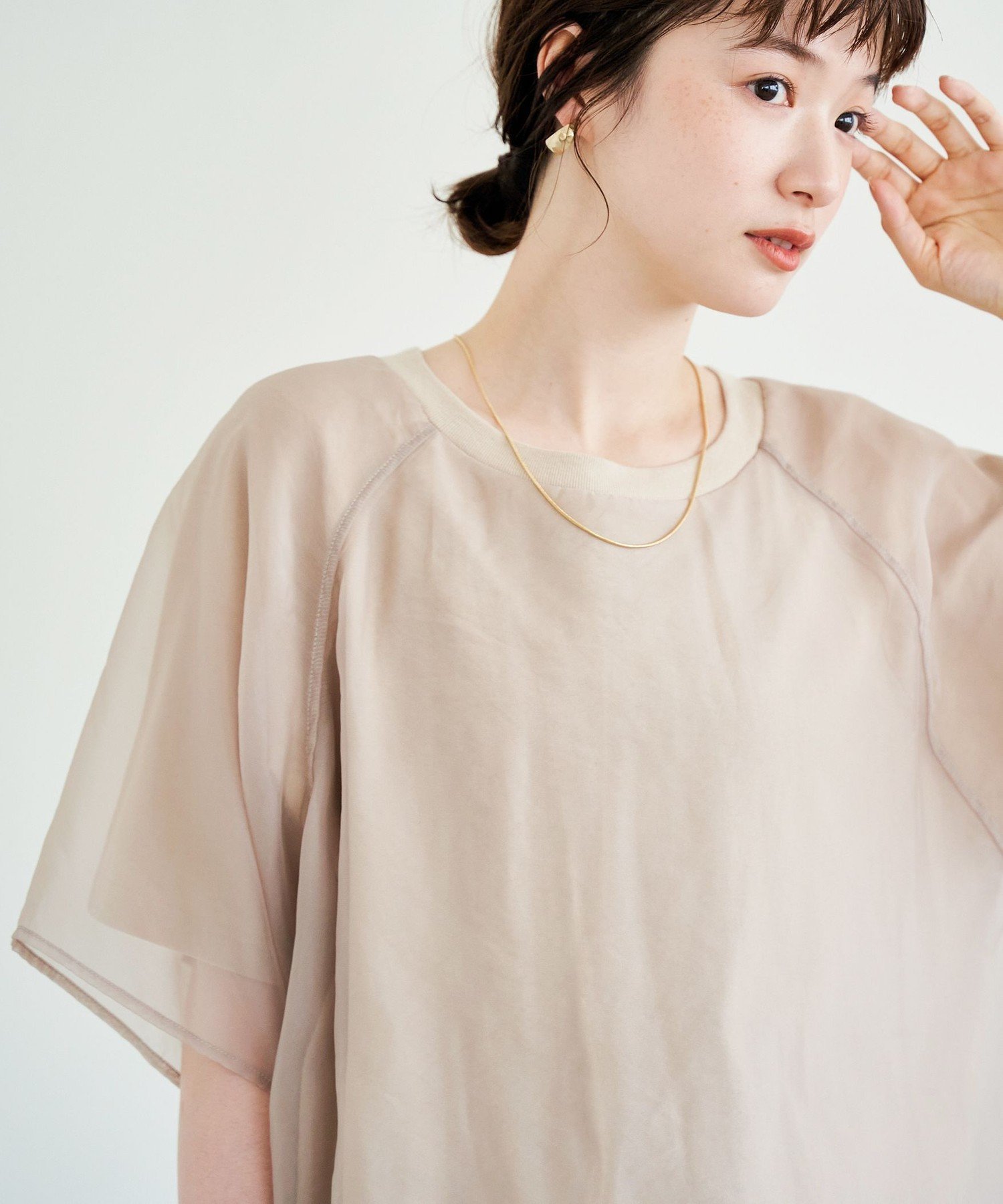 【コーエン/COEN】のチビロゴ刺繍シアーオーバーTシャツ インテリア・キッズ・メンズ・レディースファッション・服の通販 founy(ファニー) 　ファッション　Fashion　レディースファッション　Fashion for Women　トップス・カットソー　Cut & Sew Tops　シャツ・ブラウス・オフィスカジュアル　Elegant Blouses & Button-Ups　ロングTシャツ・Tシャツ　Longline T-Shirts & Tees　オーガンジー　Organza Fabric　シンプル　Simple, Minimal　ドッキング　Docking, Mixed Material　フェミニン　Feminine, Girly　夏　Summer　エレガント 上品　Elegant　BEIGE|ID: prp329100004796252 ipo3291000000034797540