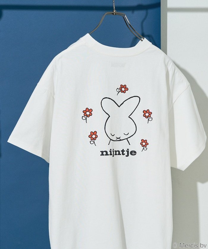 【フリークスストア/FREAK'S STORE】の別注/Nijntje/ナインチェ miffy/ミッフィー フラワープリント 半袖Tシャツ【限定展開】 25SS インテリア・キッズ・メンズ・レディースファッション・服の通販 founy(ファニー) ファッション Fashion レディースファッション Fashion for Women トップス・カットソー Cut & Sew Tops シャツ・ブラウス・オフィスカジュアル Elegant Blouses & Button-Ups ロングTシャツ・Tシャツ Longline T-Shirts & Tees 花柄・フラワープリント・モチーフ Floral Prints & Motifs / Flower Pattern Tops 2025年 2025 2025春夏・S/S Spring/Summer 2025 SS25 イラスト Illustration キャラクター Character, Licensed Characters シンプル Simple, Minimal スペシャル Special, Limited Edition フラワー Flower, Floral プリント Print, Printed Pattern 別注 Limited Edition, Custom Order 半袖 Short Sleeve, Half Sleeve 夏 Summer S/S・春夏 SS, Spring/Summer, Warm Season オフホワイト|ID: prp329100004796304 ipo3291000000034912464