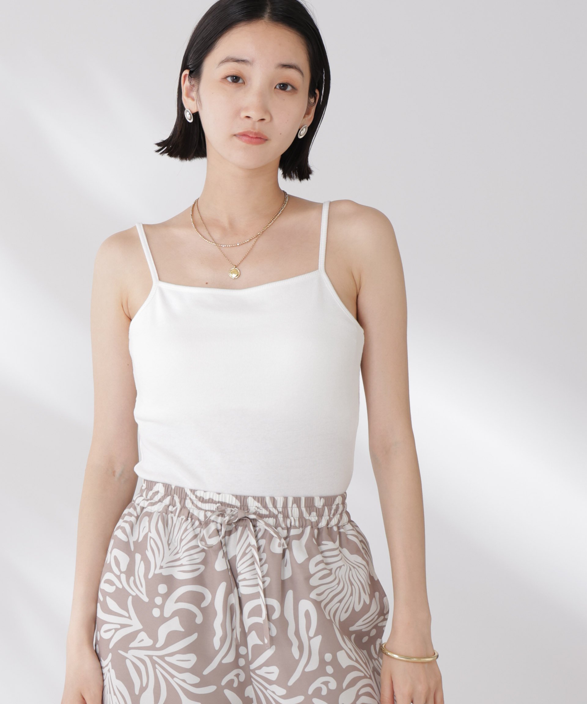 【ナノ ユニバース/nano universe】の抗菌防臭・接触冷感機能 カップ付きキャミソール インテリア・キッズ・メンズ・レディースファッション・服の通販 founy(ファニー) 　ファッション　Fashion　レディースファッション　Fashion for Women　トップス・カットソー　Cut & Sew Tops　キャミソール&ノースリーブ　Camisoles & Sleeveless Tops　2025年　2025　2025-2026秋冬・A/W　Autumn/Winter 2025–26 AW25–26　インナー　Innerwear　カットソー　Cut and Sewn Top　キャミソール　Camisole, Spaghetti Strap Top　シンプル　Simple, Minimal　ジャケット　Jacket, Outerwear　抗菌　Antibacterial, Bacteria-Resistant　ホワイト|ID: prp329100004796337 ipo3291000000034798187