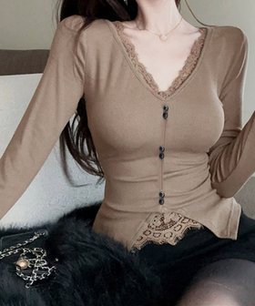 【ミニミニストア/miniministore】のカットソー レース切り替え 長袖Tシャツ 人気、トレンドファッション・服の通販 founy(ファニー) ファッション Fashion レディースファッション Fashion for Women トップス・カットソー Cut & Sew Tops シャツ・ブラウス・オフィスカジュアル Elegant Blouses & Button-Ups ロングTシャツ・Tシャツ Longline T-Shirts & Tees カットソー・ベーシックTシャツ Cut-and-Sewn Tops / Stretch Tees & Basics インナー Innerwear カットソー Cut and Sewn Top カーディガン Cardigan, Knitwear ジャケット Jacket, Outerwear デコルテ Décolleté, Neckline フェミニン Feminine, Girly レース Lace, Lace Fabric 無地 Plain, Solid Color A/W・秋冬 Autumn/Winter 長袖 Long Sleeve, Full Sleeve |ID:prp329100004796424