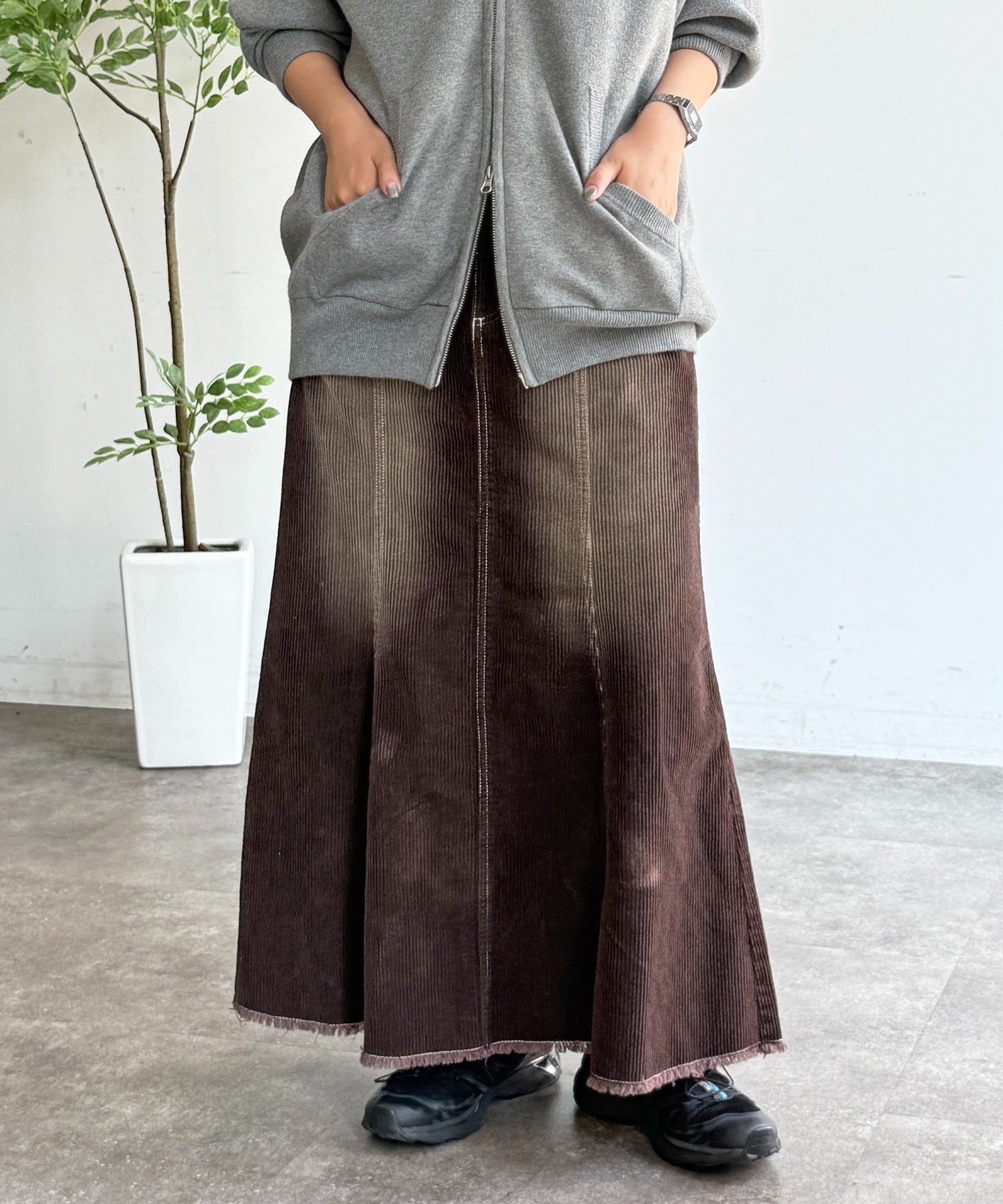 【シーピーシーエム/CPCM】のコーデュロイマーメイドスカート インテリア・キッズ・メンズ・レディースファッション・服の通販 founy(ファニー) ファッション Fashion レディースファッション Fashion for Women スカート Skirts おすすめ Recommended / Our Picks ジャケット Jacket, Outerwear マーメイド Mermaid, Fishtail Silhouette リラックス Relax, Relaxed Fit ヴィンテージ Vintage Style 秋 Autumn ブラウン|ID: prp329100004796487 ipo3291000000034799483