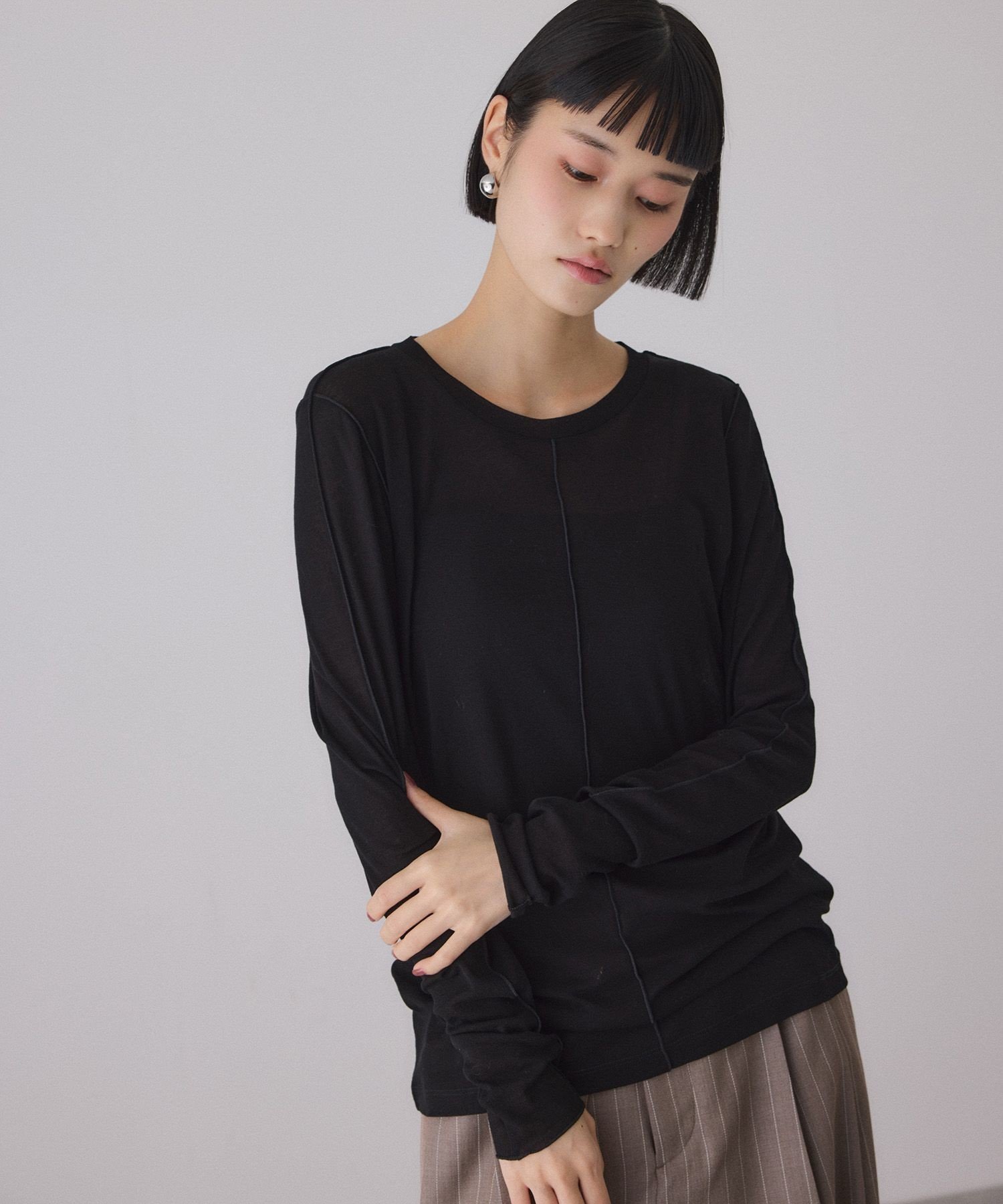 【アダム エ ロペ/ADAM ET ROPE'】のシアーフライスロンT インテリア・キッズ・メンズ・レディースファッション・服の通販 founy(ファニー) 　ファッション　Fashion　レディースファッション　Fashion for Women　トップス・カットソー　Cut & Sew Tops　ロングTシャツ・Tシャツ　Longline T-Shirts & Tees　2025年　2025　2025-2026秋冬・A/W　Autumn/Winter 2025–26 AW25–26　おすすめ　Recommended / Our Picks　イエロー　Yellow　カーディガン　Cardigan, Knitwear　シアー　Sheer, See-Through　シンプル　Simple, Minimal　ブラック(01)|ID: prp329100004796574 ipo3291000000034800155