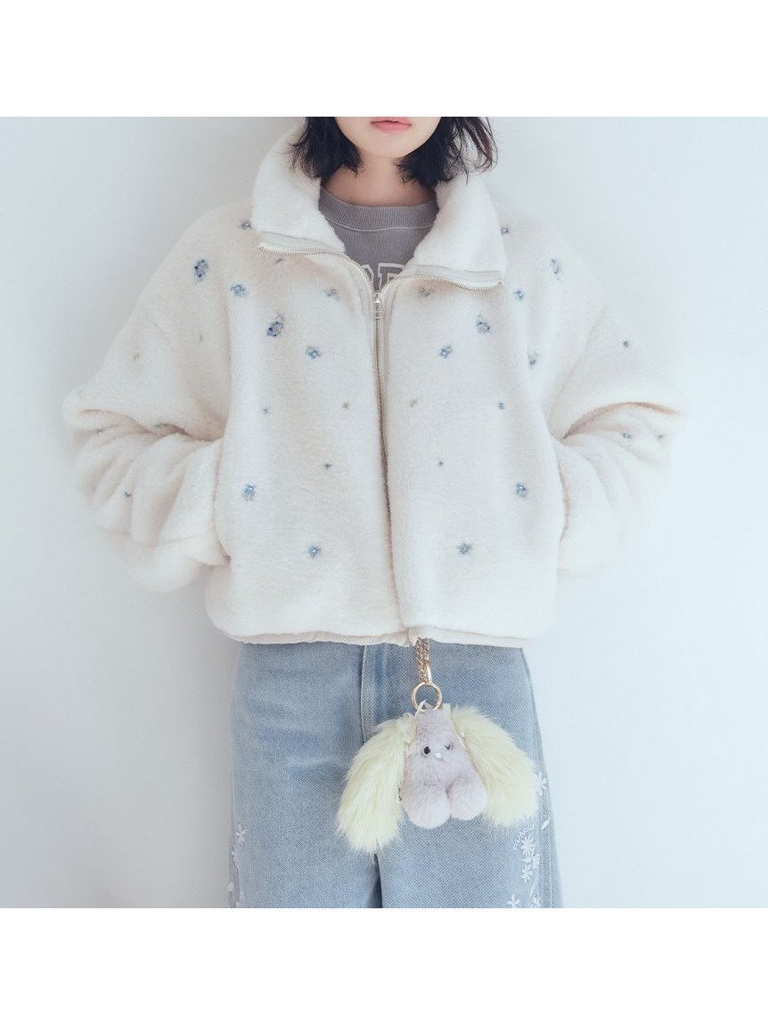 【ファーファー/FURFUR】のフラワービーズ刺繍ボアブルゾン インテリア・キッズ・メンズ・レディースファッション・服の通販 founy(ファニー) 　ファッション　Fashion　レディースファッション　Fashion for Women　アウター　Coat / Outerwear Collection　ブルゾンジャケット・スポーティアウター　Blouson Jackets　スタンド　Stand Collar, Upright Stand　スパンコール　Sequins, Sequin Embellishment　スマート　Smart, Elegant　フラワー　Flower, Floral　ブルゾン　Blouson, Bomber Jacket　ワイド　Wide, Wide Fit　WHT[001]|ID: prp329100004796751 ipo3291000000035096922
