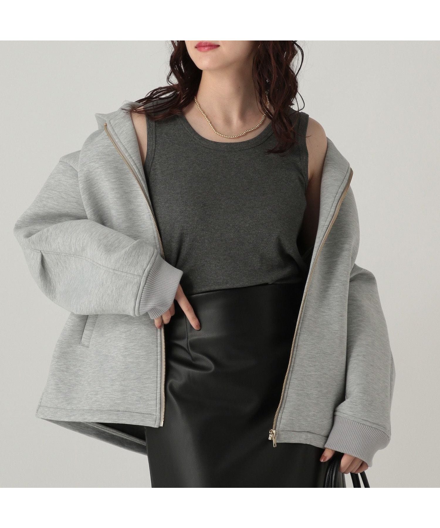 【エルーラ/Elura】のプレーンリブタンク/598154 インテリア・キッズ・メンズ・レディースファッション・服の通販 founy(ファニー) 　ファッション　Fashion　レディースファッション　Fashion for Women　なめらか　Smooth, Silky Texture　インナー　Innerwear　カーディガン　Cardigan, Knitwear　ショルダー　Shoulder, Shoulder Strap　シンプル　Simple, Minimal　ジャケット　Jacket, Outerwear　タンク　Tank Top, Sleeveless Top　フィット　Fit, Slim Fit　エレガント 上品　Elegant　夏　Summer　秋　Autumn　チャコール18|ID: prp329100004796793 ipo3291000000035118169