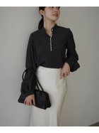 【アニュアンス/anuans】のパールトリムブラウス 人気、トレンドファッション・服の通販 founy(ファニー) ファッション Fashion レディースファッション Fashion for Women トップス・カットソー Cut & Sew Tops シャツ・ブラウス・オフィスカジュアル Elegant Blouses & Button-Ups パール Pearl, Pearl Accent フォルム Silhouette, Form thumbnail CHARCOALGREY|ID: prp329100004796984 ipo3291000000034804113