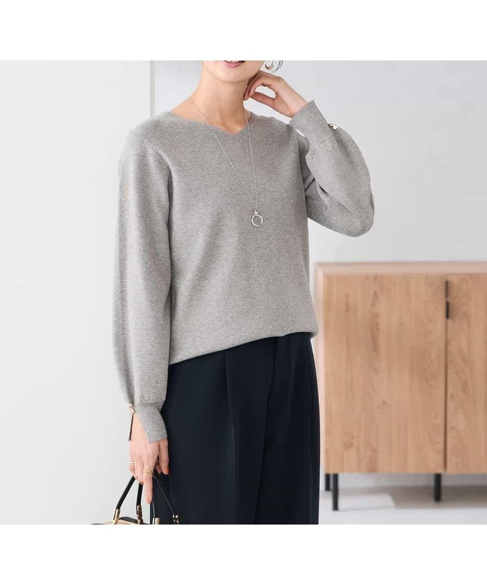 【アー ヴェー ヴェー/a.v.v】の【WEB限定】Vネックパフスリーブニット インテリア・キッズ・メンズ・レディースファッション・服の通販 founy(ファニー) 　ファッション　Fashion　レディースファッション　Fashion for Women　トップス・カットソー　Cut & Sew Tops　ニット　Knit Tops & Sweaters　Vネックトップス　V-Neck Tops / V-Cut Neckline Shirts　インナー　Innerwear　春　Spring　秋　Autumn　シンプル　Simple, Minimal　ジャケット　Jacket, Outerwear　スリーブ　Sleeve, Long Sleeve / Short Sleeve　トレンド　Trend, Trending Now　ボトム　Bottoms, Lower Wear　冬　Winter / This Winter　再入荷　Restock / Back in Stock　夏　Summer　エレガント 上品　Elegant　ビジネス 仕事 通勤　Business / Work / Commuting　グレー|ID: prp329100004796997 ipo3291000000035263715