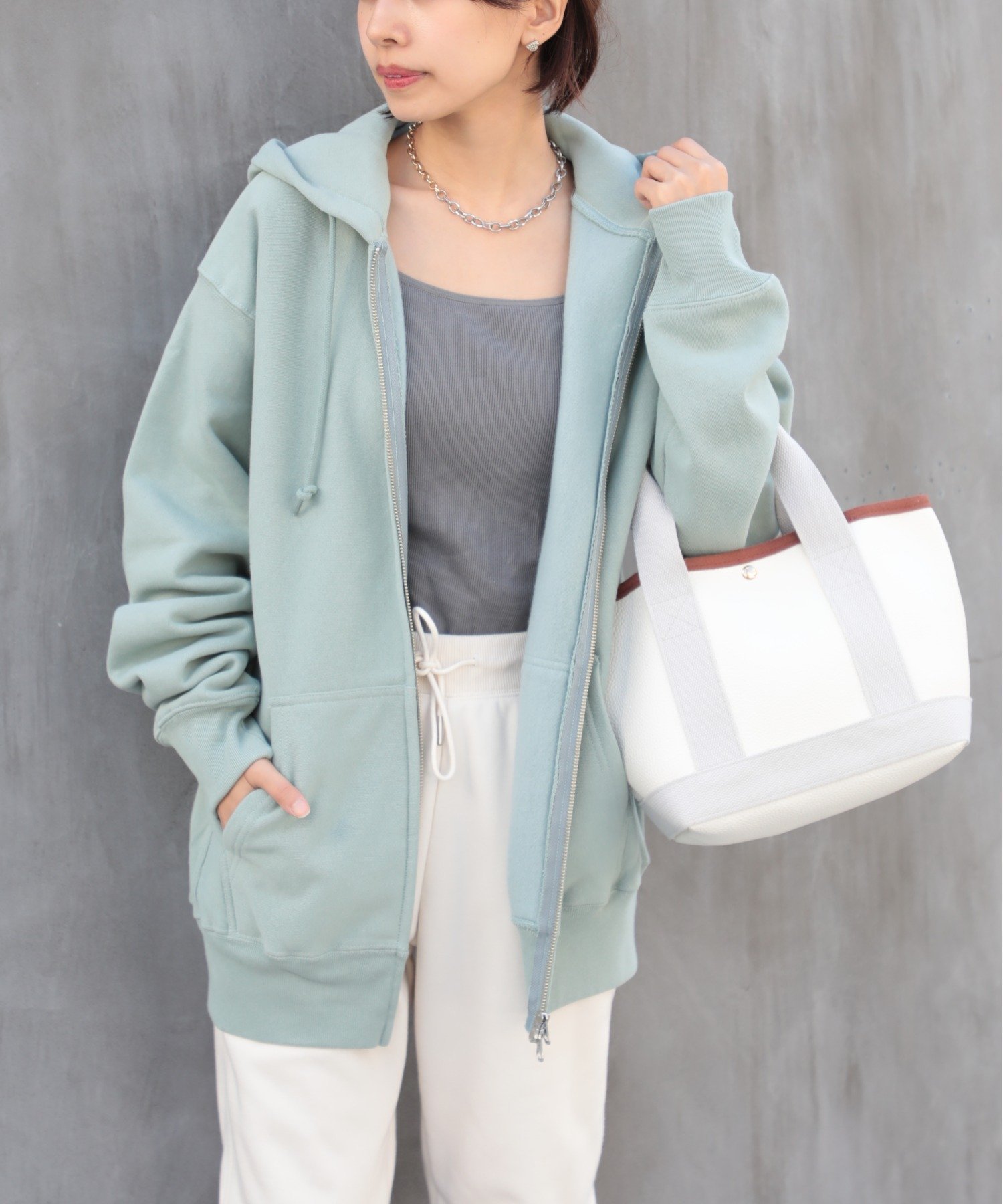 【セットアップセブン/SETUP7】のUnited Athle/ヘビーウェイト フルジップパーカー 5762 インテリア・キッズ・メンズ・レディースファッション・服の通販 founy(ファニー) ファッション Fashion レディースファッション Fashion for Women トップス・カットソー Cut & Sew Tops レディースパーカー・カジュアルフーディー Casual Hoodies & Sweatshirts アウトドア Outdoor Clothing アクセサリー Fashion Accessories アンダー Underwear Essentials インナー Innerwear 厚底 Platform Shoes 春 Spring 洗える Machine Washable 秋 Autumn カーゴパンツ Cargo Pants, Utility Pants キルティング Quilted, Quilting クラシカル Classical, Vintage-Inspired シューズ Shoes, Footwear ショート Short, Short Length シンプル Simple, Minimal スキニー Skinny, Slim Fit スニーカー Sneakers, Trainers スポーツ Sports, Activewear スラックス Slacks, Dress Pants セットアップ Set-Up, Coordinated Outfit センター Center, Center Line ダウン Down, Puffer ダブル Double, Double-Breasted デニム Denim, Jeans Material 定番 Standard, Basic Item パーカー Hoodie, Parka ブルゾン Blouson, Bomber Jacket GRN|ID: prp329100004797004 ipo3291000000034804221