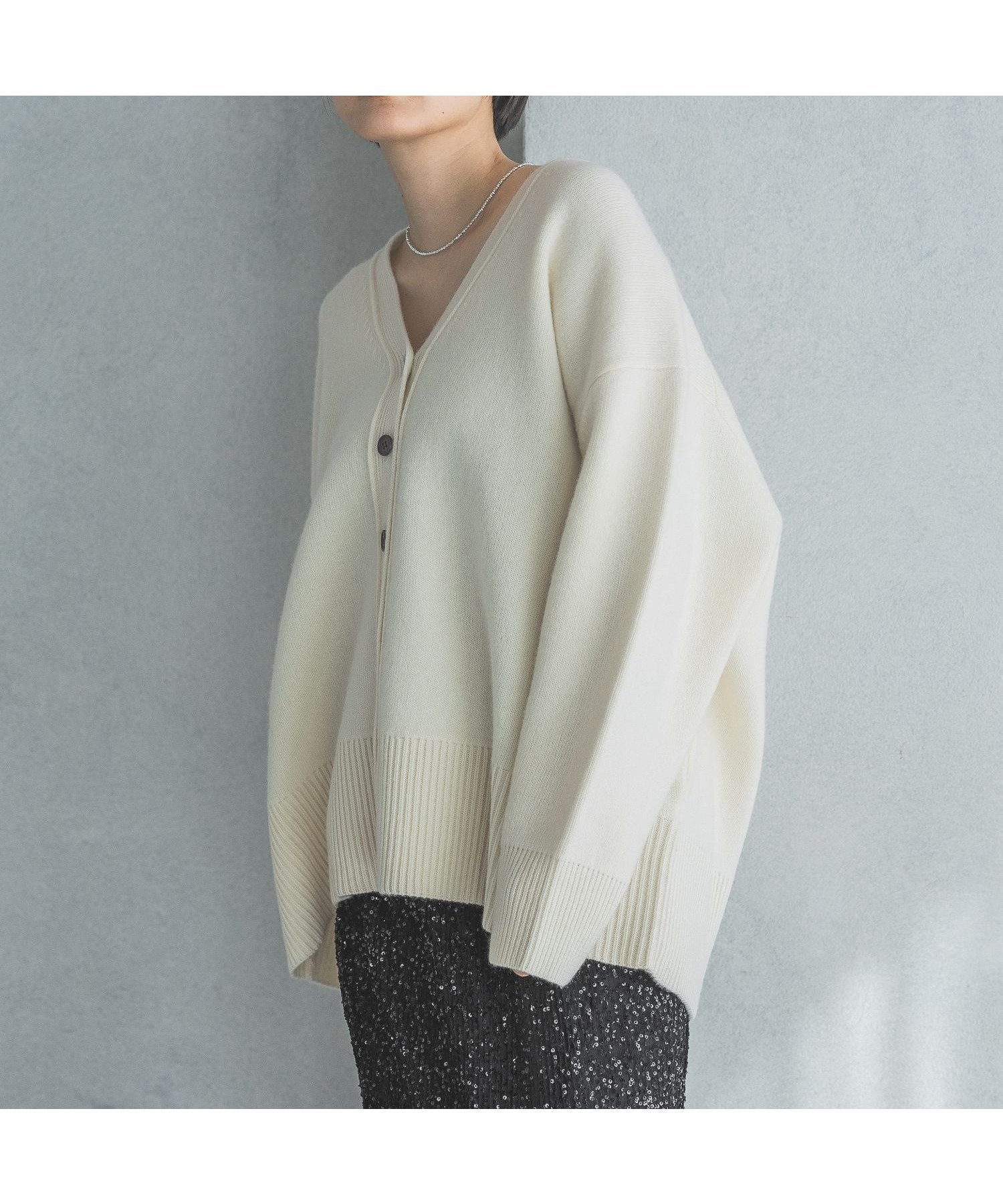 【アパートバイローリーズ/apart by lowrys】のカシミヤコンBIG Vネックカーディガン インテリア・キッズ・メンズ・レディースファッション・服の通販 founy(ファニー) ファッション Fashion レディースファッション Fashion for Women トップス・カットソー Cut & Sew Tops カーディガン・羽織り Layered Style Cardigans Vネックトップス V-Neck Tops / V-Cut Neckline Shirts おすすめ Recommended / Our Picks カーディガン Cardigan, Knitwear ボトム Bottoms, Lower Wear 人気 Popular, Best Seller 冬 Winter / This Winter ナチュラル08|ID: prp329100004797183 ipo3291000000034870738