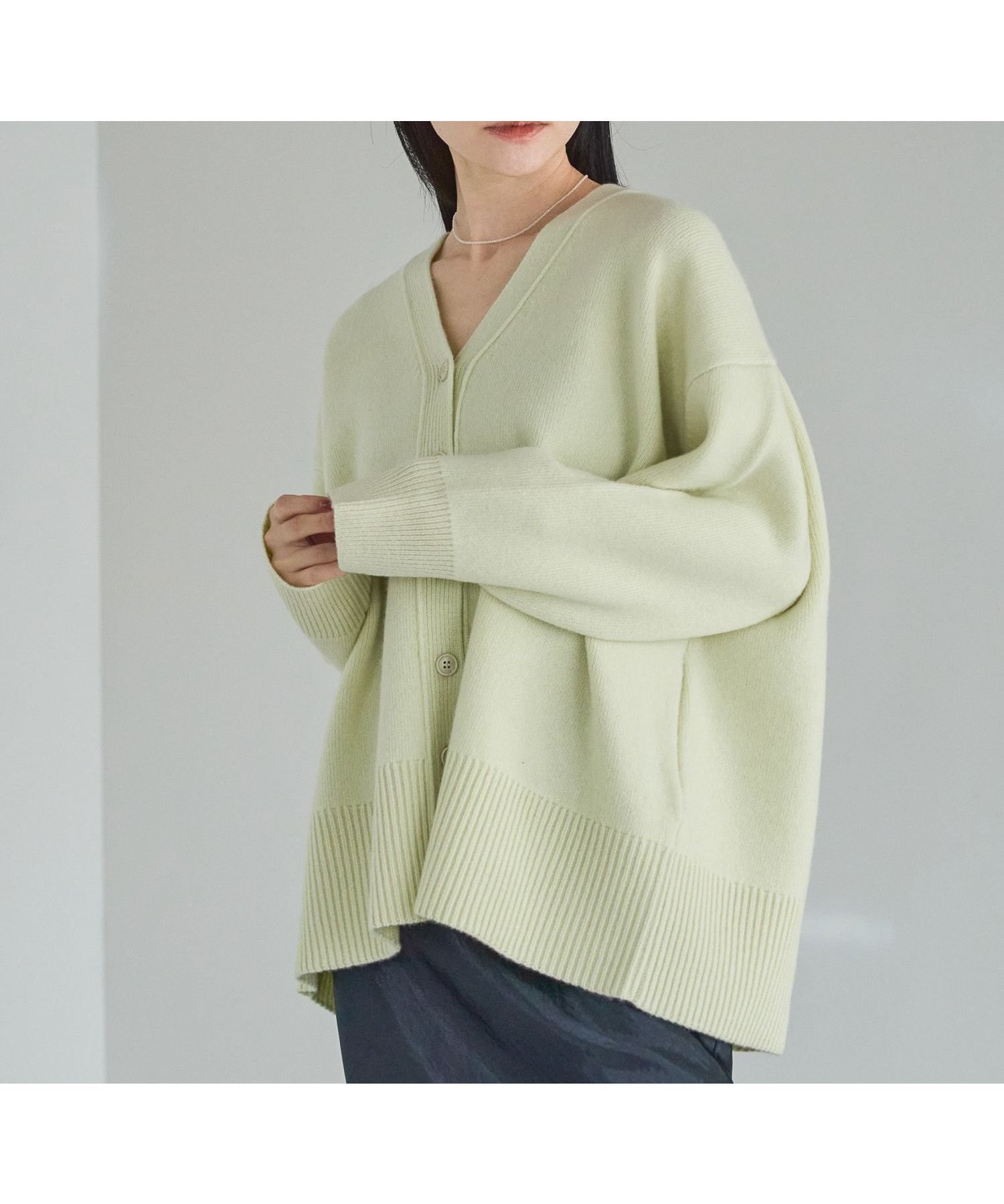 【アパートバイローリーズ/apart by lowrys】のカシミヤコンBIG Vネックカーディガン インテリア・キッズ・メンズ・レディースファッション・服の通販 founy(ファニー) ファッション Fashion レディースファッション Fashion for Women トップス・カットソー Cut & Sew Tops カーディガン・羽織り Layered Style Cardigans Vネックトップス V-Neck Tops / V-Cut Neckline Shirts おすすめ Recommended / Our Picks カーディガン Cardigan, Knitwear ボトム Bottoms, Lower Wear 人気 Popular, Best Seller 冬 Winter / This Winter ライトイエロー61|ID: prp329100004797183 ipo3291000000034870744