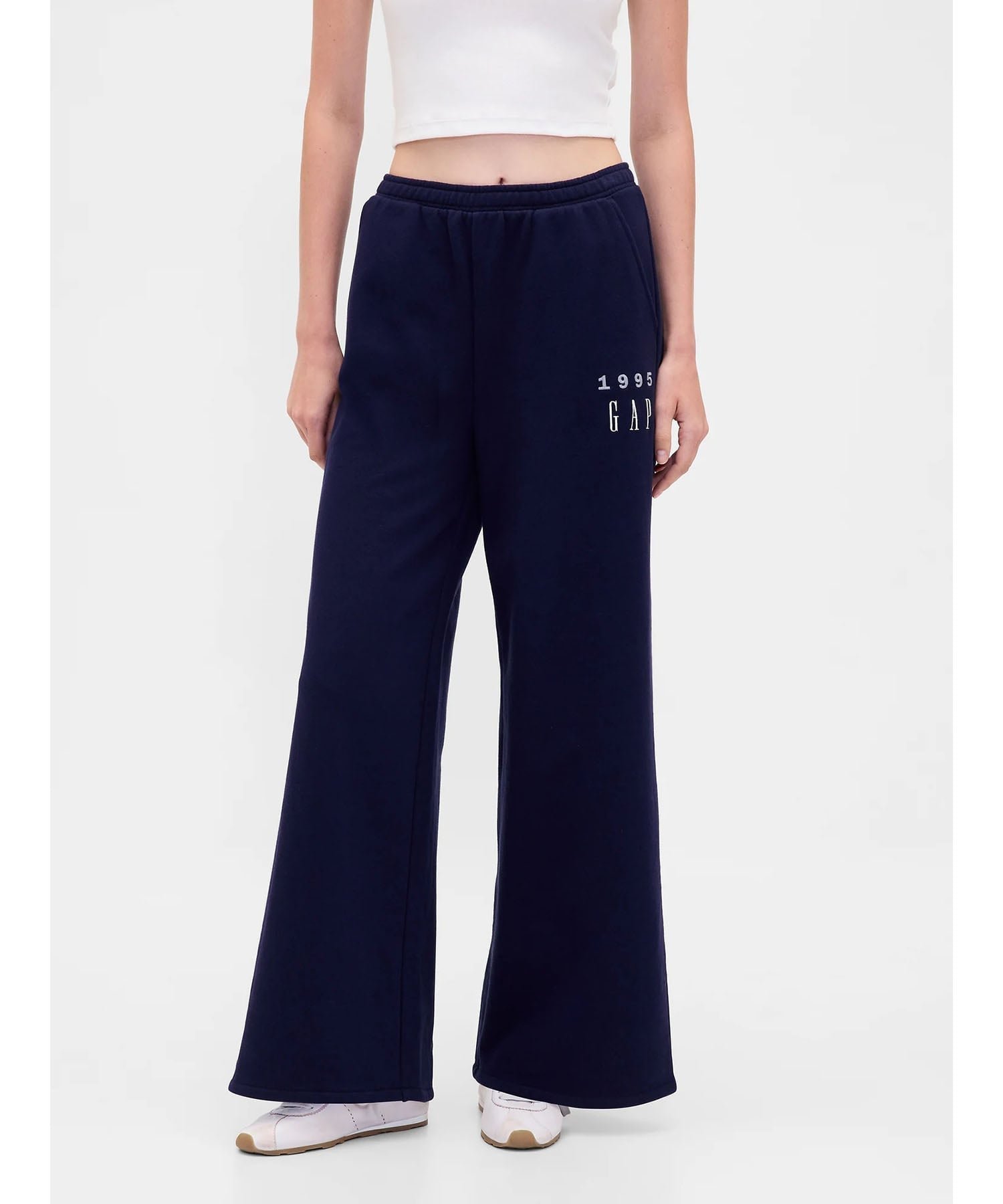 【ギャップ/GAP】の30th アニバーサリー ヘビーウェイト フレンチテリー GAPロゴ バギースウェットパンツ インテリア・キッズ・メンズ・レディースファッション・服の通販 founy(ファニー) ファッション Fashion レディースファッション Fashion for Women パンツ Pants & Trousers ドローコード Drawcord, Drawstring Cord 人気 Popular, Best Seller パッチ Patch, Appliqué フィット Fit, Slim Fit フレンチ French, French Style フロント Front, Front Design ポケット Pocket, Pocket Detail リラックス Relax, Relaxed Fit おすすめ Recommended / Our Picks NAVY_UNIFORM|ID: prp329100004797625 ipo3291000000034809625