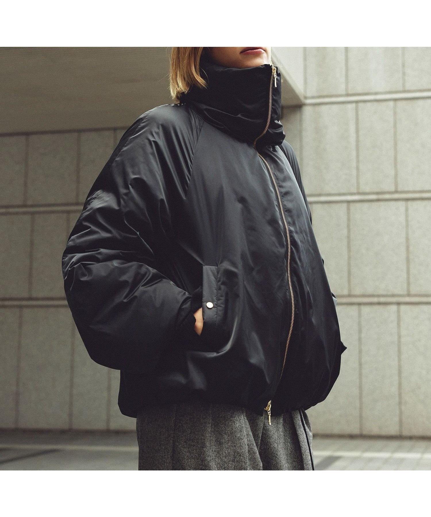 【ロペ/ROPE'】のハイネックジップショート丈ダウンコート/イージーケア インテリア・キッズ・メンズ・レディースファッション・服の通販 founy(ファニー) 　ファッション　Fashion　レディースファッション　Fashion for Women　アウター　Coat / Outerwear Collection　コート・ロングコート・ピーコート　Long Coats, Peacoats & More　ダウンジャケット・軽量ダウン　Warm & Lightweight Down Jackets　エレガント 上品　Elegant　軽量　Lightweight, Ultra Light　サテン　Satin, Glossy Fabric　シャイニー　Shiny, Glossy Finish　ショート　Short, Short Length　ジャカード／ジャガード　Jacquard, Woven Pattern　スウェット / スエット　Sweatshirt, Sweatwear　スタイリッシュ　Stylish, Fashionable　ダウン　Down, Puffer　チェック　Check, Plaid, Tartan　トレンド　Trend, Trending Now　ドローコード　Drawcord, Drawstring Cord　ハイネック　High Neck, Mock Neck　パール　Pearl, Pearl Accent　フィット　Fit, Slim Fit　フェミニン　Feminine, Girly　ポケット　Pocket, Pocket Detail　おすすめ　Recommended / Our Picks　年末　Year-end　ビジネス 仕事 通勤　Business / Work / Commuting　ブラック(01)|ID: prp329100004797657 ipo3291000000035088526