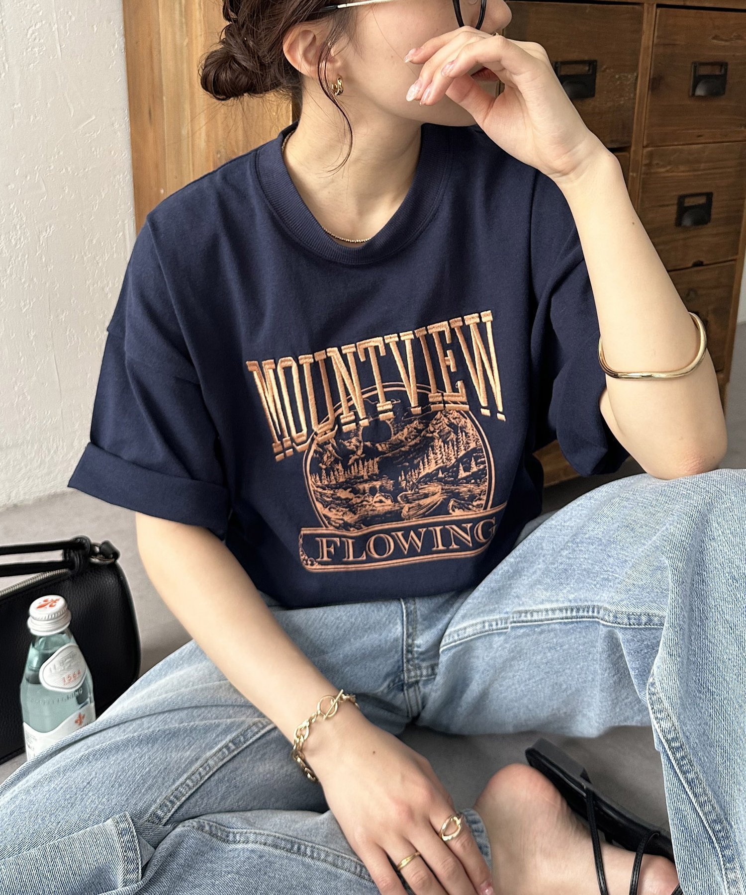 【ディスコート/Discoat】の【ユニセックス】MOUNTVIEWモチーフ刺繍ロゴTシャツ《WEB限定》 人気、トレンドファッション・服の通販 founy(ファニー) 　ファッション　Fashion　レディースファッション　Fashion for Women　トップス・カットソー　Cut & Sew Tops　シャツ・ブラウス・オフィスカジュアル　Elegant Blouses & Button-Ups　ロングTシャツ・Tシャツ　Longline T-Shirts & Tees　グラフィック　Graphic, Graphic Design　フロント　Front, Front Design　プリント　Print, Printed Pattern　モチーフ　Motif, Design Theme　 other-1|ID: prp329100004797667 ipo3291000000034944759