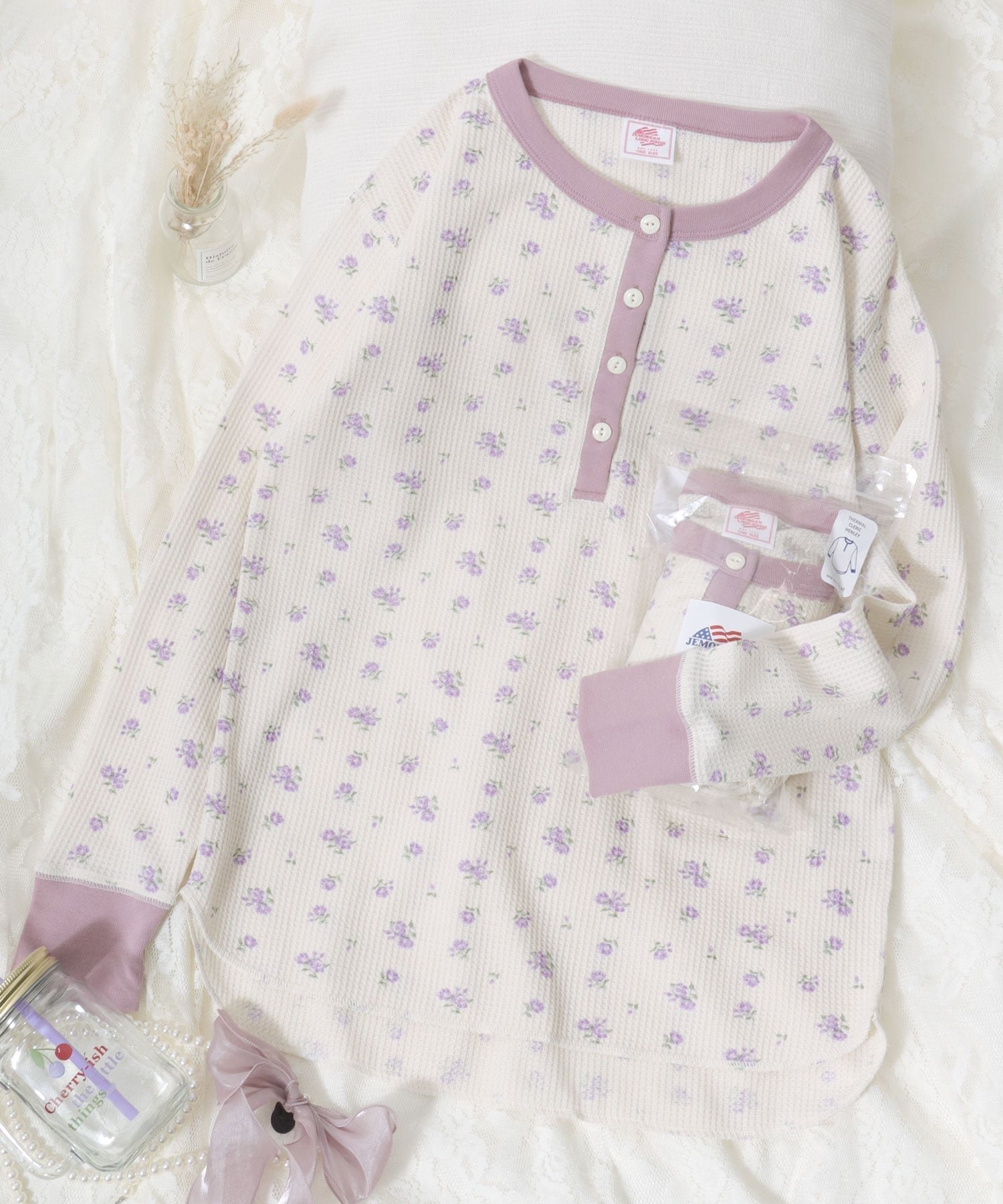 【サロン ハミュー/salong hameu】のJEMORGAN ジェーイーモーガン Tシャツ レディース 長袖 ロンT 花柄 ヘンリーネック リンガー ルームウェア インテリア・キッズ・メンズ・レディースファッション・服の通販 founy(ファニー) 　ファッション　Fashion　レディースファッション　Fashion for Women　トップス・カットソー　Cut & Sew Tops　シャツ・ブラウス・オフィスカジュアル　Elegant Blouses & Button-Ups　ロングTシャツ・Tシャツ　Longline T-Shirts & Tees　花柄・フラワープリント・モチーフ　Floral Prints & Motifs / Flower Pattern Tops　アウトドア　Outdoor Clothing　インナー　Innerwear　カーゴパンツ　Cargo Pants, Utility Pants　キャミワンピース　Cami Dress, Slip Dress　シンプル　Simple, Minimal　ジャケット　Jacket, Outerwear　スニーカー　Sneakers, Trainers　スパンコール　Sequins, Sequin Embellishment　スポーツ　Sports, Activewear　スリーブ　Sleeve, Long Sleeve / Short Sleeve　ダウン　Down, Puffer　デニム　Denim, Jeans Material　人気　Popular, Best Seller　長袖　Long Sleeve, Full Sleeve　ビスチェ　Bustier, Corset Top　フィット　Fit, Slim Fit　フリル　Frill, Ruffle　プリント　Print, Printed Pattern　ベスト　Vest, Waistcoat　レース　Lace, Lace Fabric　ロング　Long, Long-Length　ワッフル　Waffle, Waffle Knit　再入荷　Restock / Back in Stock　プチプライス・低価格　Affordable / Budget Price　パープル系その他|ID: prp329100004797676 ipo3291000000035092221