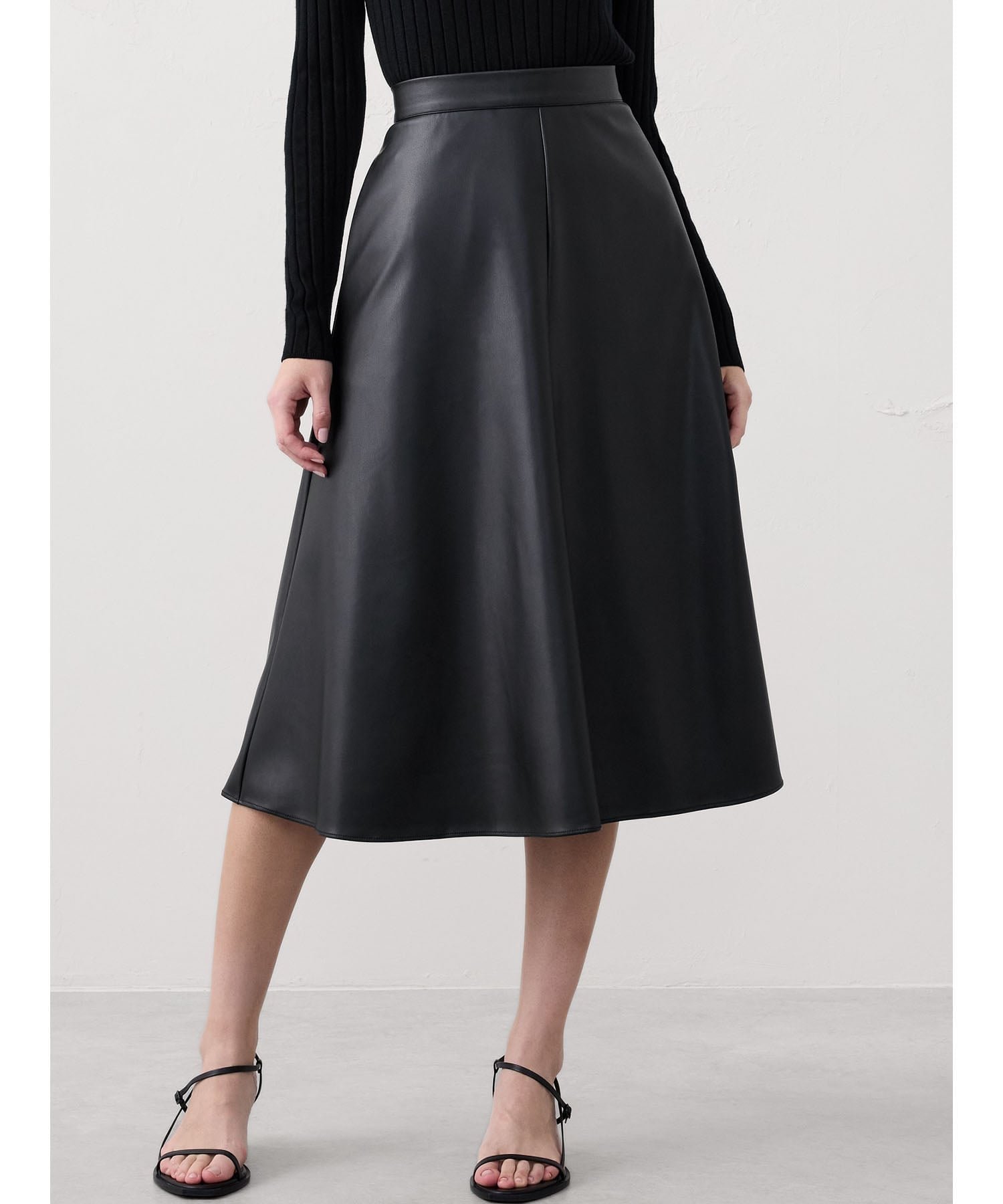 【バナナリパブリック ファクトリーストア/BANANA REPUBLIC FACTORY STORE】のBANANA REPUBLIC FACTORY STORE 日本限定 ヴィーガンレザー Aラインミディスカート インテリア・キッズ・メンズ・レディースファッション・服の通販 founy(ファニー) 　ファッション　Fashion　レディースファッション　Fashion for Women　スカート　Skirts　クール　Cool, Chic　サンダル　Sandals, Summer Shoes　ショート　Short, Short Length　フェイクレザー　Faux Leather, PU Leather　フレア　Flare, Flared　A/W・秋冬　Autumn/Winter　BR_BLACK|ID: prp329100004797679 ipo3291000000034947719