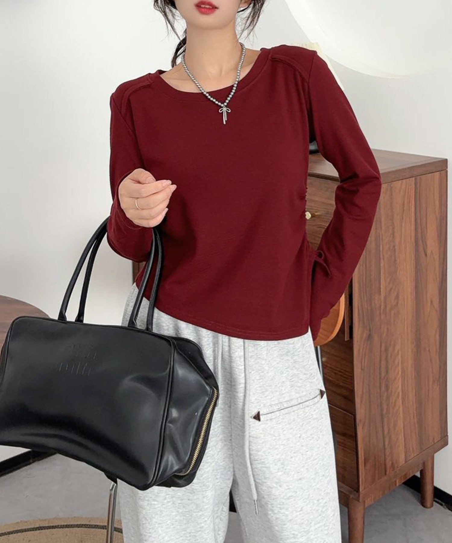 【アイモハ/aimoha】のaimoha -select-/サイドリボンロングスリーブトップス インテリア・キッズ・メンズ・レディースファッション・服の通販 founy(ファニー) ファッション Fashion レディースファッション Fashion for Women トップス・カットソー Cut & Sew Tops シンプル Simple, Minimal トレンド Trend, Trending Now フィット Fit, Slim Fit リボン Ribbon, Bow リラックス Relax, Relaxed Fit 長袖 Long Sleeve, Full Sleeve ワインレッド|ID: prp329100004797734 ipo3291000000034810531