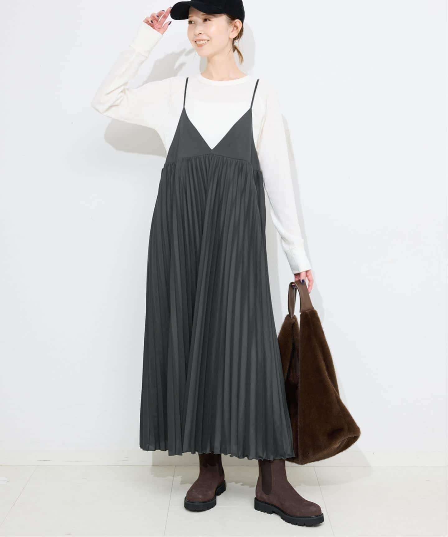 【スローブ イエナ/SLOBE IENA】の《追加》パウダリーサテンプリーツキャミワンピース 人気、トレンドファッション・服の通販 founy(ファニー) 　ファッション　Fashion　レディースファッション　Fashion for Women　ワンピース　Dresses　キャミソールワンピース　Camisole Dresses　2025年　2025　2025-2026秋冬・A/W　Autumn/Winter 2025–26 AW25–26　おすすめ　Recommended / Our Picks　サテン　Satin, Glossy Fabric　シャーリング　Shirring, Ruched　ジャケット　Jacket, Outerwear　スウェット / スエット　Sweatshirt, Sweatwear　バランス　Balance, Style Balance　ブルゾン　Blouson, Bomber Jacket　プリーツ　Pleats, Pleated　 other-1|ID: prp329100004797738 ipo3291000000034810563