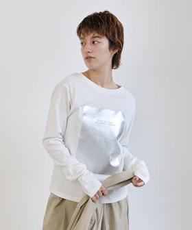 【セレクトモカ/SELECT MOCA】の箔プリントロングTシャツ 人気、トレンドファッション・服の通販 founy(ファニー) ファッション Fashion レディースファッション Fashion for Women トップス・カットソー Cut & Sew Tops シャツ・ブラウス・オフィスカジュアル Elegant Blouses & Button-Ups ロングTシャツ・Tシャツ Longline T-Shirts & Tees おすすめ Recommended / Our Picks インナー Innerwear コンパクト Compact, Small Size シンプル Simple, Minimal ジャケット Jacket, Outerwear プリント Print, Printed Pattern ロング Long, Long-Length 人気 Popular, Best Seller 洗える Machine Washable |ID:prp329100004797796