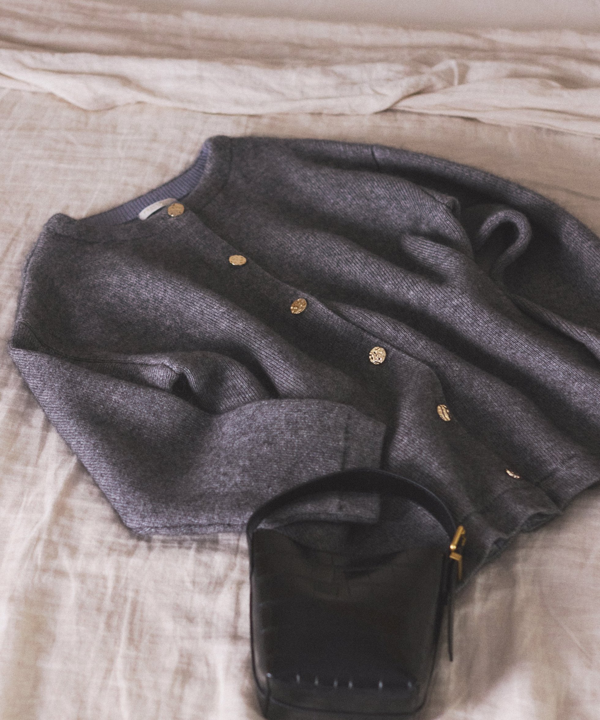 【プロポーション ボディドレッシング/PROPORTION BODY DRESSING】のFOX混ダブルフェイスニットカーディガン 25AW 人気、トレンドファッション・服の通販 founy(ファニー) 　ファッション　Fashion　レディースファッション　Fashion for Women　トップス・カットソー　Cut & Sew Tops　ニット　Knit Tops & Sweaters　カーディガン・羽織り　Layered Style Cardigans　2025年　2025　2025-2026秋冬・A/W　Autumn/Winter 2025–26 AW25–26　カーディガン　Cardigan, Knitwear　ダブル　Double, Double-Breasted　フェイス　Face, Facial Design　メタル　Metal, Metal Parts　冬　Winter / This Winter　 other-1|ID: prp329100004797861 ipo3291000000034811555