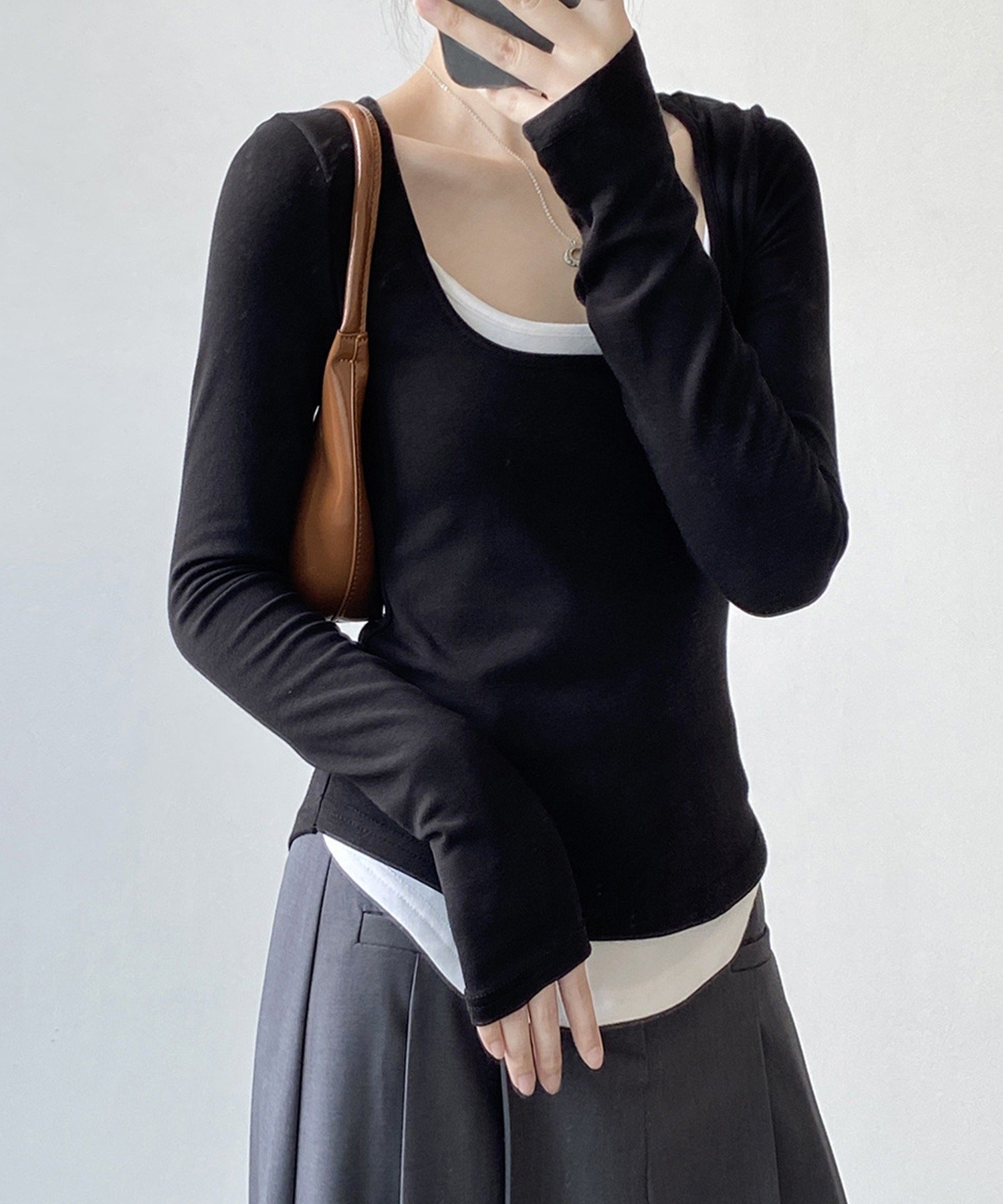 【アイモハ/aimoha】のaimoha -select-/レイヤード風カットソートップス インテリア・キッズ・メンズ・レディースファッション・服の通販 founy(ファニー) 　ファッション　Fashion　レディースファッション　Fashion for Women　トップス・カットソー　Cut & Sew Tops　カットソー・ベーシックTシャツ　Cut-and-Sewn Tops / Stretch Tees & Basics　アクセサリー　Fashion Accessories　シンプル　Simple, Minimal　デコルテ　Décolleté, Neckline　フィット　Fit, Slim Fit　ベーシック　Basic, Essential　ブラック|ID: prp329100004797882 ipo3291000000034811733