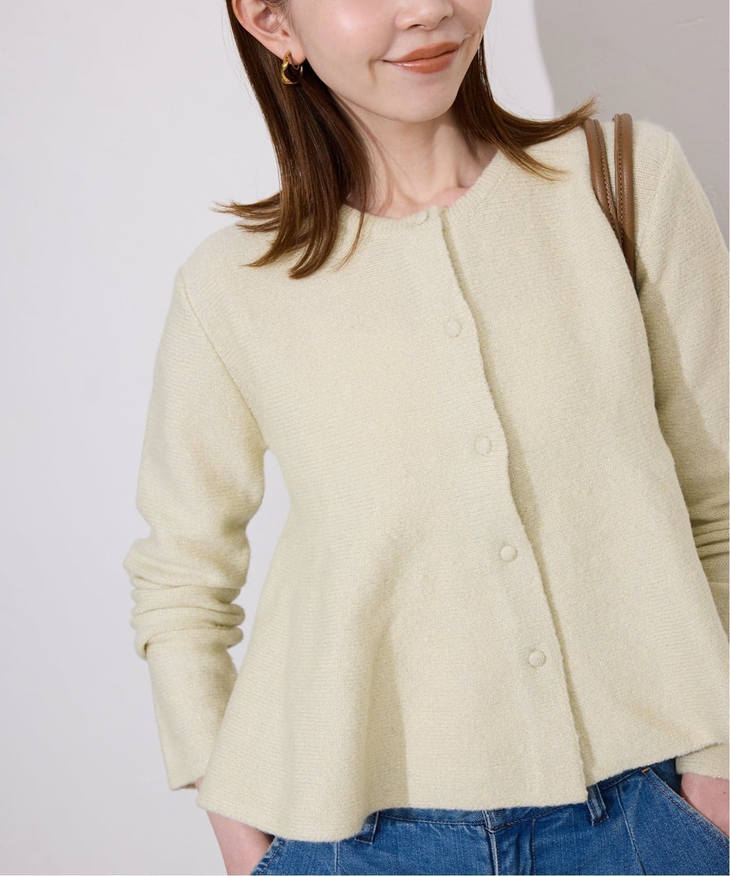 【スローブ イエナ/SLOBE IENA】のペプラムニットカーディガン インテリア・キッズ・メンズ・レディースファッション・服の通販 founy(ファニー) 　ファッション　Fashion　レディースファッション　Fashion for Women　トップス・カットソー　Cut & Sew Tops　ニット　Knit Tops & Sweaters　カーディガン・羽織り　Layered Style Cardigans　2025年　2025　2025-2026秋冬・A/W　Autumn/Winter 2025–26 AW25–26　カーディガン　Cardigan, Knitwear　シェイプ　Shape, Slim Fit　スリット　Slit, Slit Detail　フレア　Flare, Flared　ヘムライン　Hemline, Bottom Cut　ペプラム　Peplum, Flared Hem　ワイド　Wide, Wide Fit　ナチュラル|ID: prp329100004797932 ipo3291000000035122472