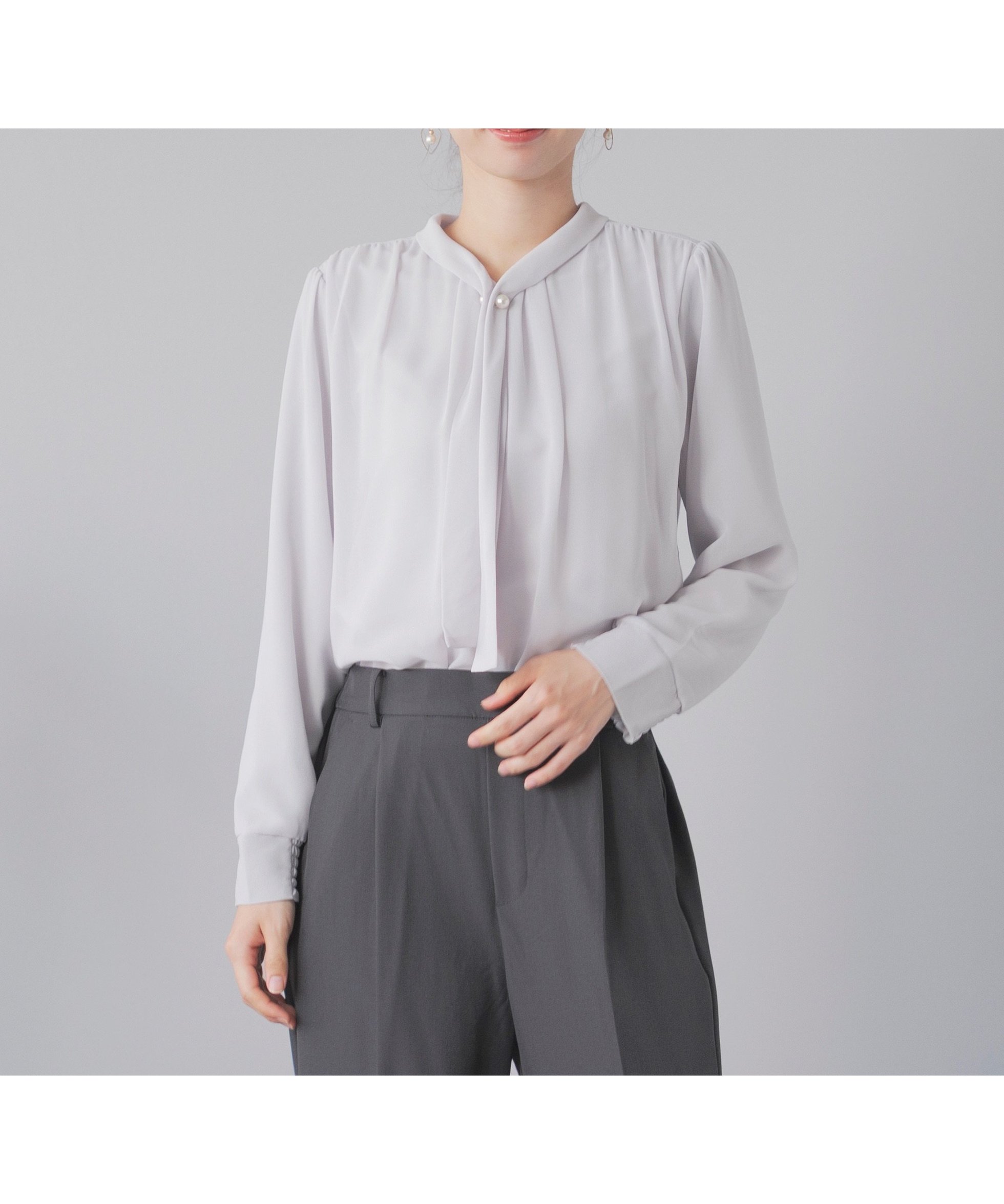 【その他のブランド/Other】の【裏起毛】パールボウタイ 長袖ブラウス インテリア・キッズ・メンズ・レディースファッション・服の通販 founy(ファニー) 　ファッション　Fashion　レディースファッション　Fashion for Women　トップス・カットソー　Cut & Sew Tops　シャツ・ブラウス・オフィスカジュアル　Elegant Blouses & Button-Ups　おすすめ　Recommended / Our Picks　ギャザー　Gathered, Ruffled　ジョーゼット　Georgette, Semi-Sheer Fabric　ストレッチ　Stretch, Stretchy Fabric　セレモニー　Ceremony　ドレープ　Drape, Draping Fabric　パール　Pearl, Pearl Accent　フォーマル　Formal, Dressy　ブローチ　Brooch, Pin Brooch　エレガント 上品　Elegant　長袖　Long Sleeve, Full Sleeve　ライトグレー|ID: prp329100004797933 ipo3291000000035226774