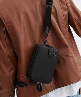 【コーチ/COACH / MEN】の【公式】チャーター クロスボディ 19 人気、トレンドファッション・服の通販 founy(ファニー) ファッション Fashion メンズファッション Fashion for Men クラシック Classic, Timeless Style 軽量 Lightweight, Ultra Light ショルダー Shoulder, Shoulder Strap スマート Smart, Elegant 財布 Wallet, Purse ニューヨーク New York, NYC Style ポケット Pocket, Pocket Detail ラップ Wrap, Wrap Design おすすめ Recommended / Our Picks iPhone アイフォーン iPhone ギフト プレゼント Gift / Present ビジネス 仕事 通勤 Business / Work / Commuting |ID:prp329100004798201