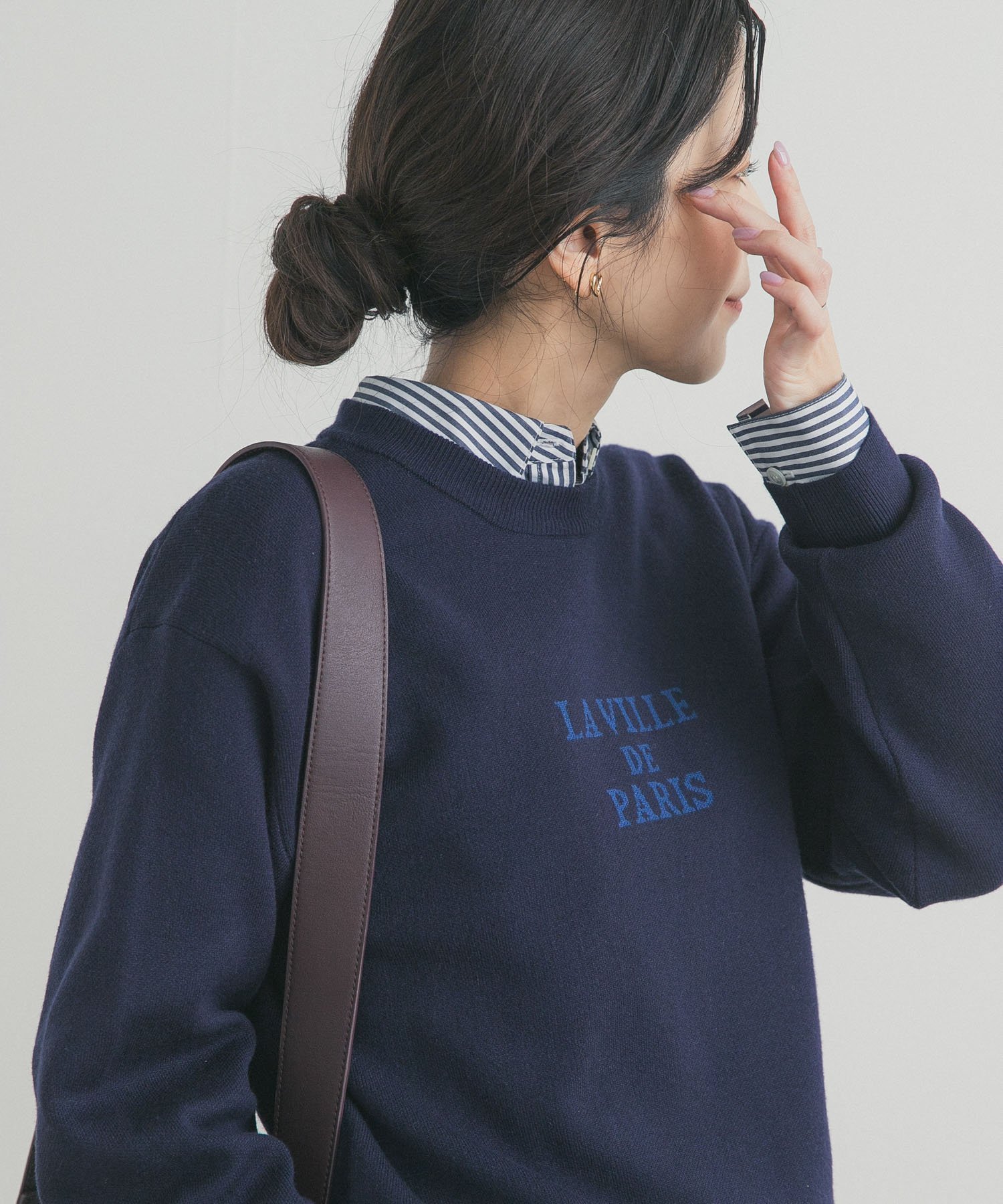 【アーバンリサーチ ドアーズ/URBAN RESEARCH DOORS】のロゴソフトニットプルオーバー インテリア・キッズ・メンズ・レディースファッション・服の通販 founy(ファニー) 　ファッション　Fashion　レディースファッション　Fashion for Women　トップス・カットソー　Cut & Sew Tops　ニット　Knit Tops & Sweaters　カジュアルプルオーバー・ニットトップス　Pullovers & Knit Tops / Casual Pullovers　2025年　2025　2025-2026秋冬・A/W　Autumn/Winter 2025–26 AW25–26　冬　Winter / This Winter　なめらか　Smooth, Silky Texture　シンプル　Simple, Minimal　デニム　Denim, Jeans Material　フロント　Front, Front Design　エレガント 上品　Elegant　A/W・秋冬　Autumn/Winter　ネイビー|ID: prp329100004798265 ipo3291000000034814579