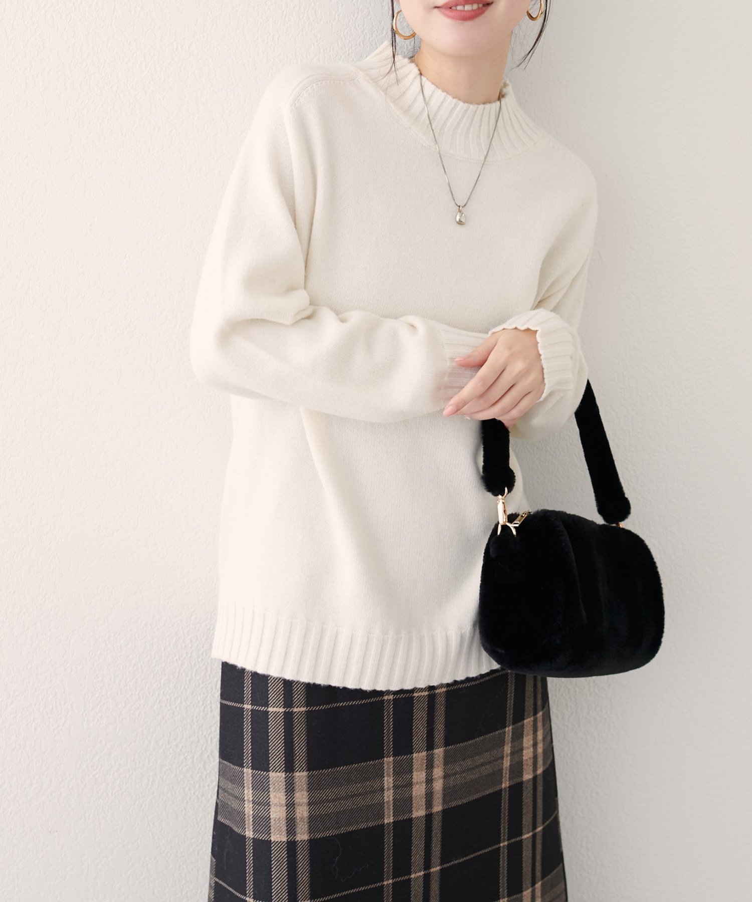 【ナチュラルクチュール/natural couture】のウール リサイクルポリブレンドニットプルオーバー インテリア・キッズ・メンズ・レディースファッション・服の通販 founy(ファニー) ファッション Fashion レディースファッション Fashion for Women トップス・カットソー Cut & Sew Tops ニット Knit Tops & Sweaters カジュアルプルオーバー・ニットトップス Pullovers & Knit Tops / Casual Pullovers アクセサリー Fashion Accessories カーディガン Cardigan, Knitwear ジャケット Jacket, Outerwear スカーフ Scarf, Neckwear スニーカー Sneakers, Trainers チェーン Chain, Chain Strap デニム Denim, Jeans Material ネックレス Necklace, Pendant Necklace フェミニン Feminine, Girly フレア Flare, Flared プリーツ Pleats, Pleated モックネック Mock Neck, Short Turtleneck リラックス Relax, Relaxed Fit ワイド Wide, Wide Fit 再入荷 Restock / Back in Stock おすすめ Recommended / Our Picks エレガント 上品 Elegant 2025年 2025 2025-2026秋冬・A/W Autumn/Winter 2025–26 AW25–26 オフホワイト|ID: prp329100004798339 ipo3291000000034907008